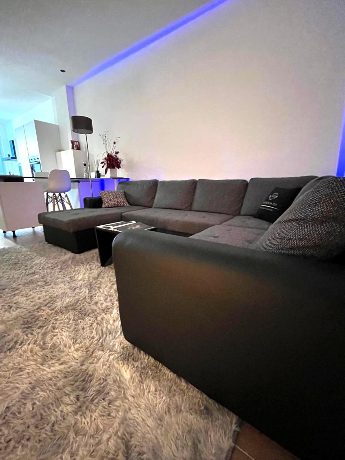 Yea - Your Exclusive Loft Next To Station Appartement *