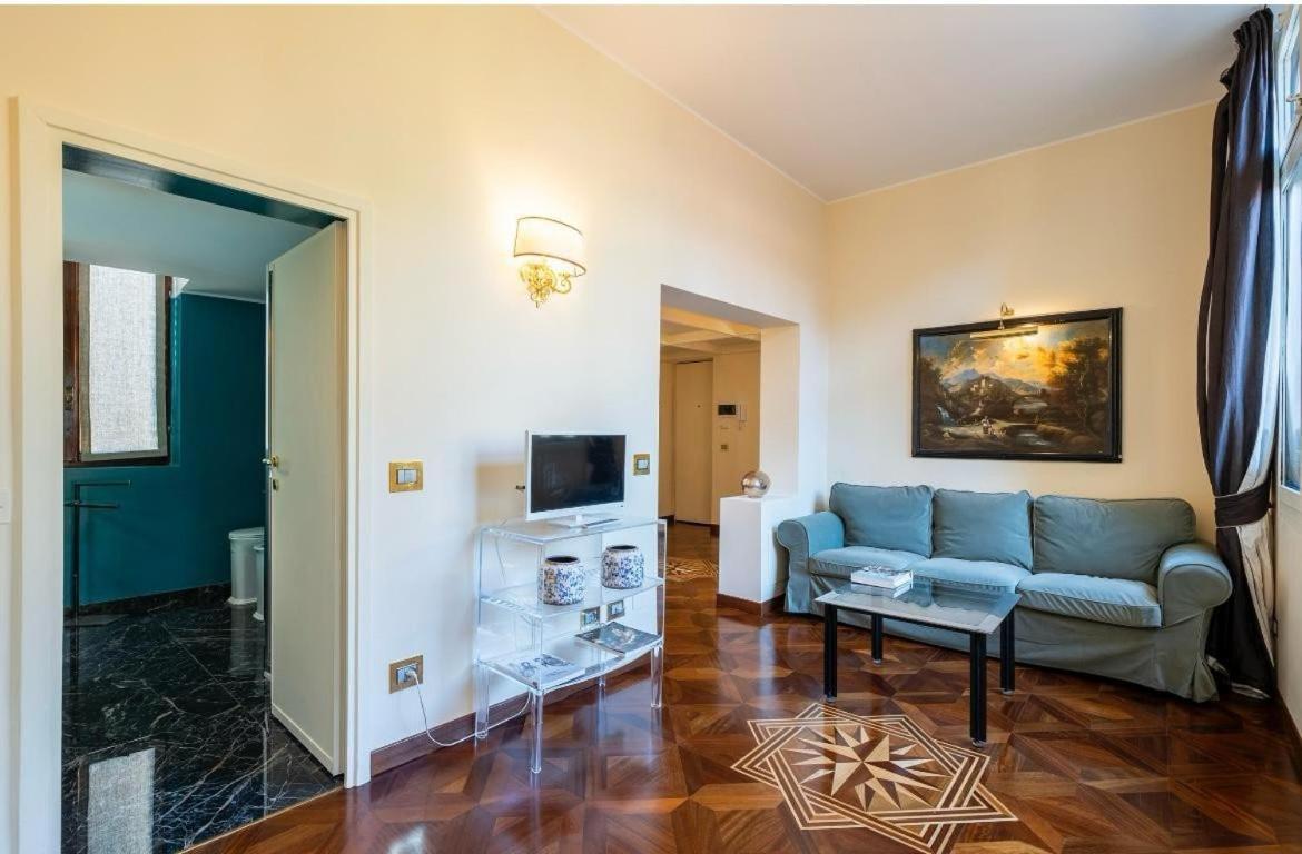 Apartment 10 Minutes From The Duomo - Elegant Maison Milan