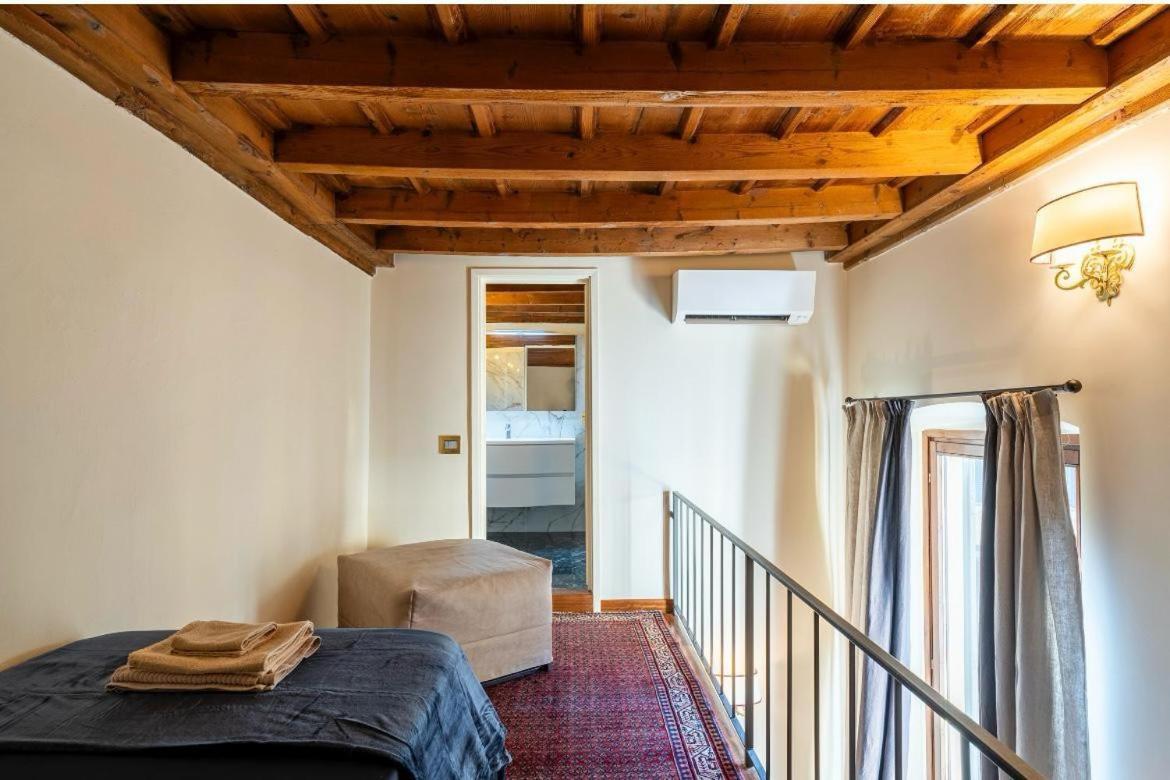 Apartment 10 Minutes From The Duomo - Elegant Maison Milan