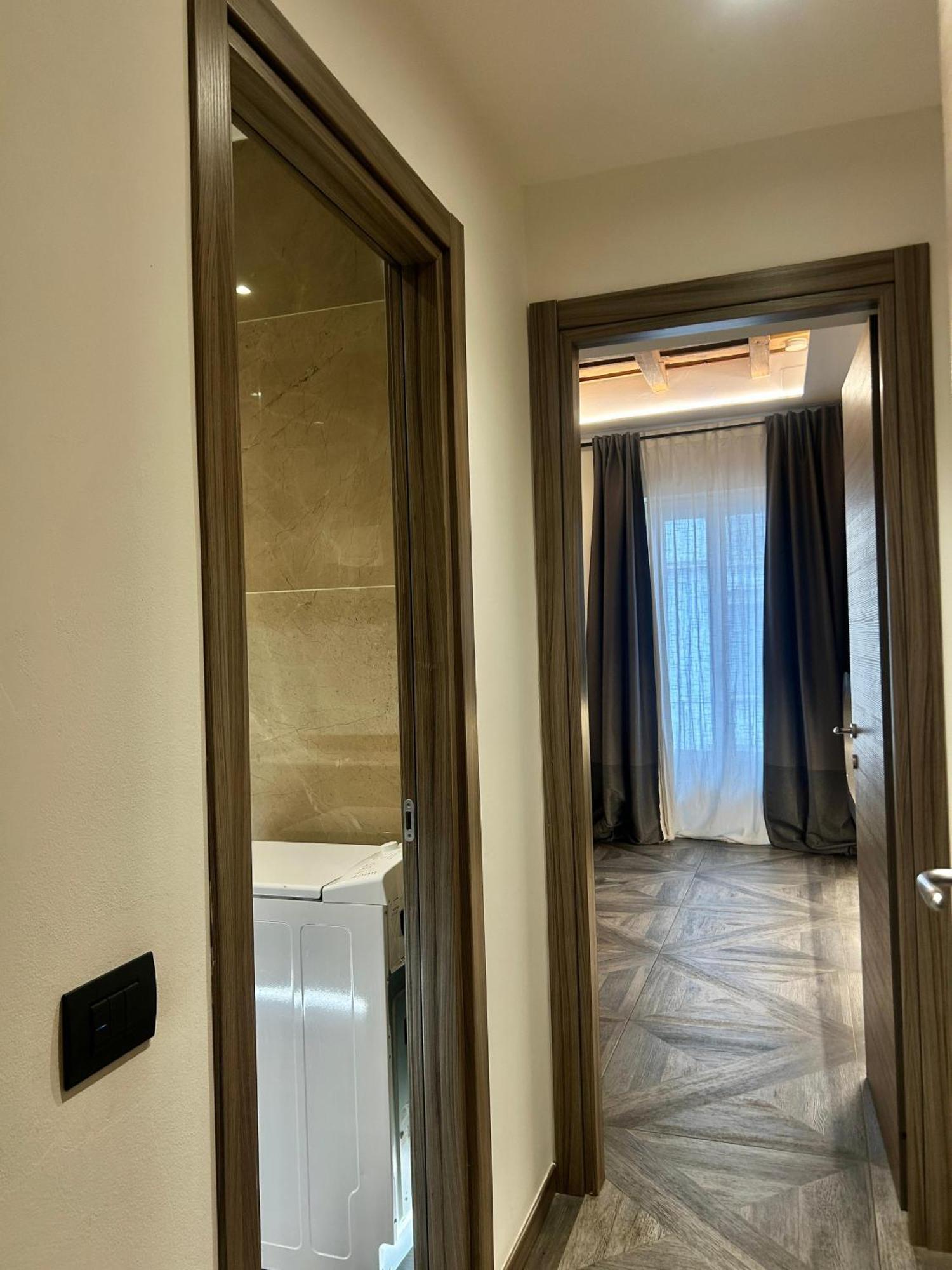 Davinci Near Duomo Milaan