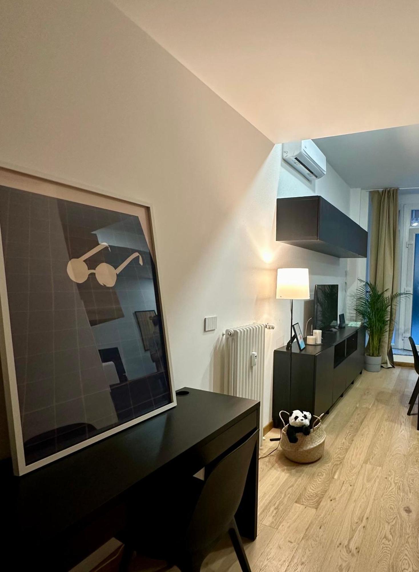 Apartment Cozy Design In Piola-citta Studi