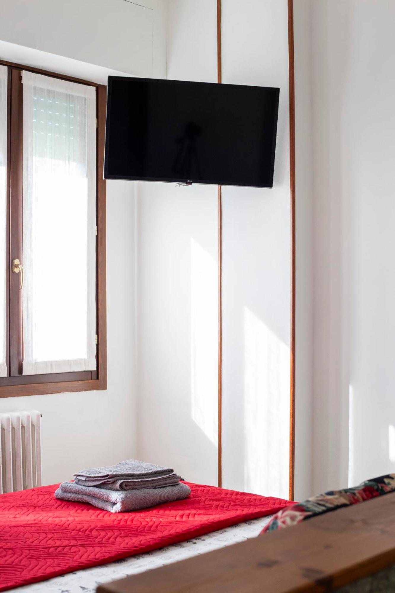 Cozy Design House - 15 Minutes From Navigli-humanitas Milano