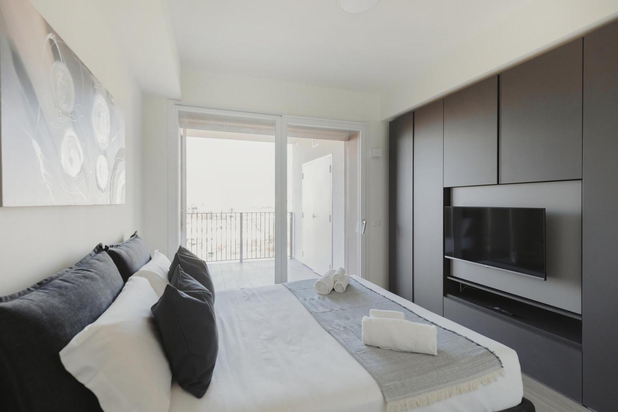 Gohost - Modern And Bright With Terrace And Balcony Appartamento Milano