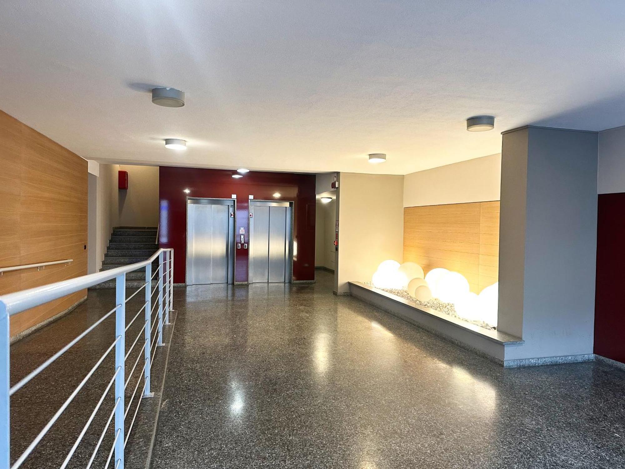 Cozy And Charming 2-bedroom In Isola With Big Terrace Apartment Mailand