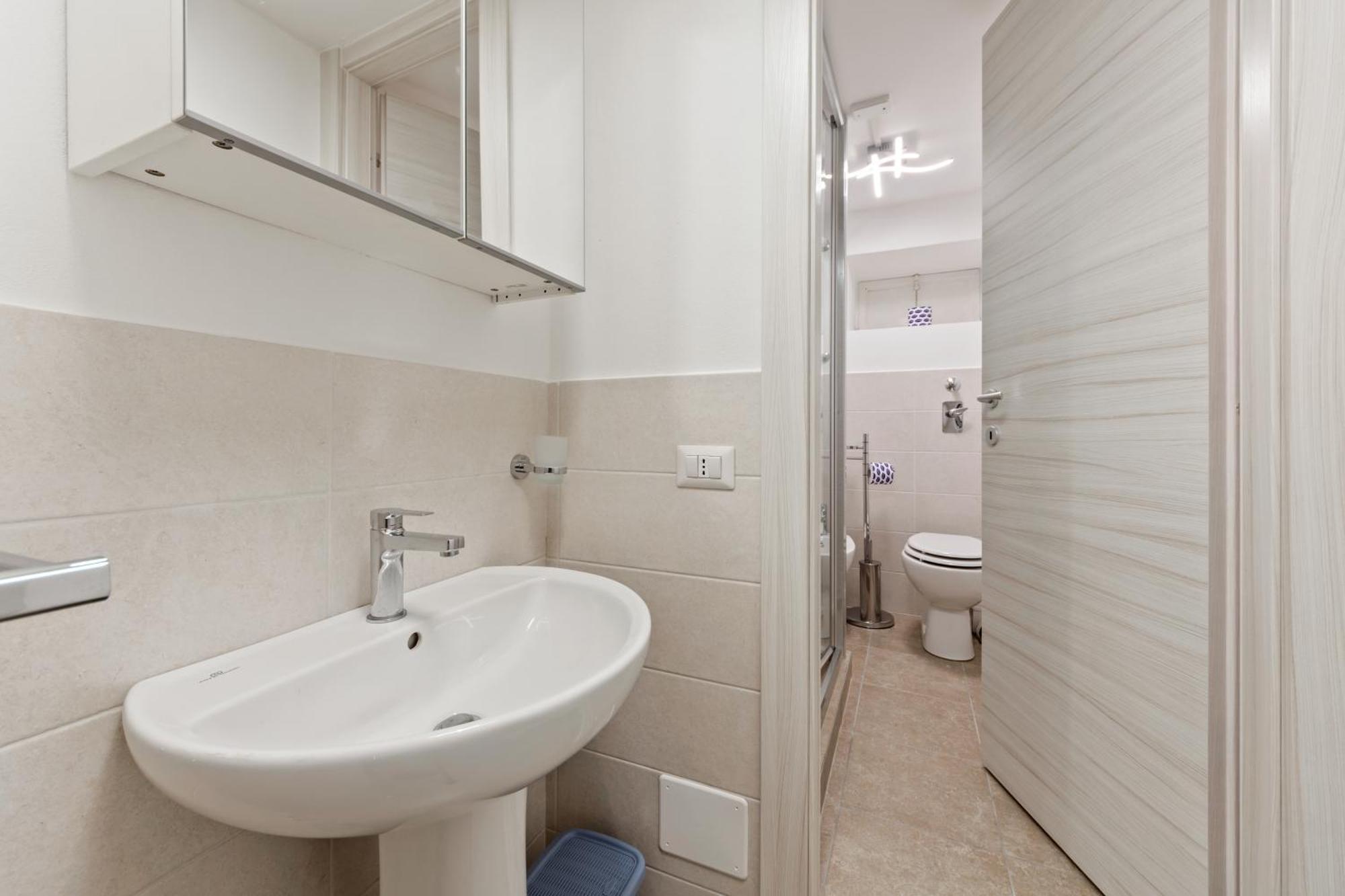 Bwr - Near Mico, Alberti Appartement *