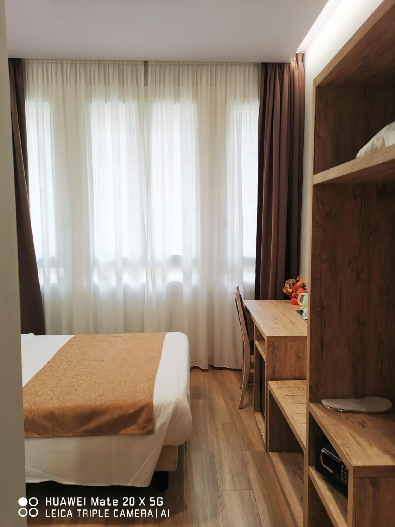 Station Hotel 3*