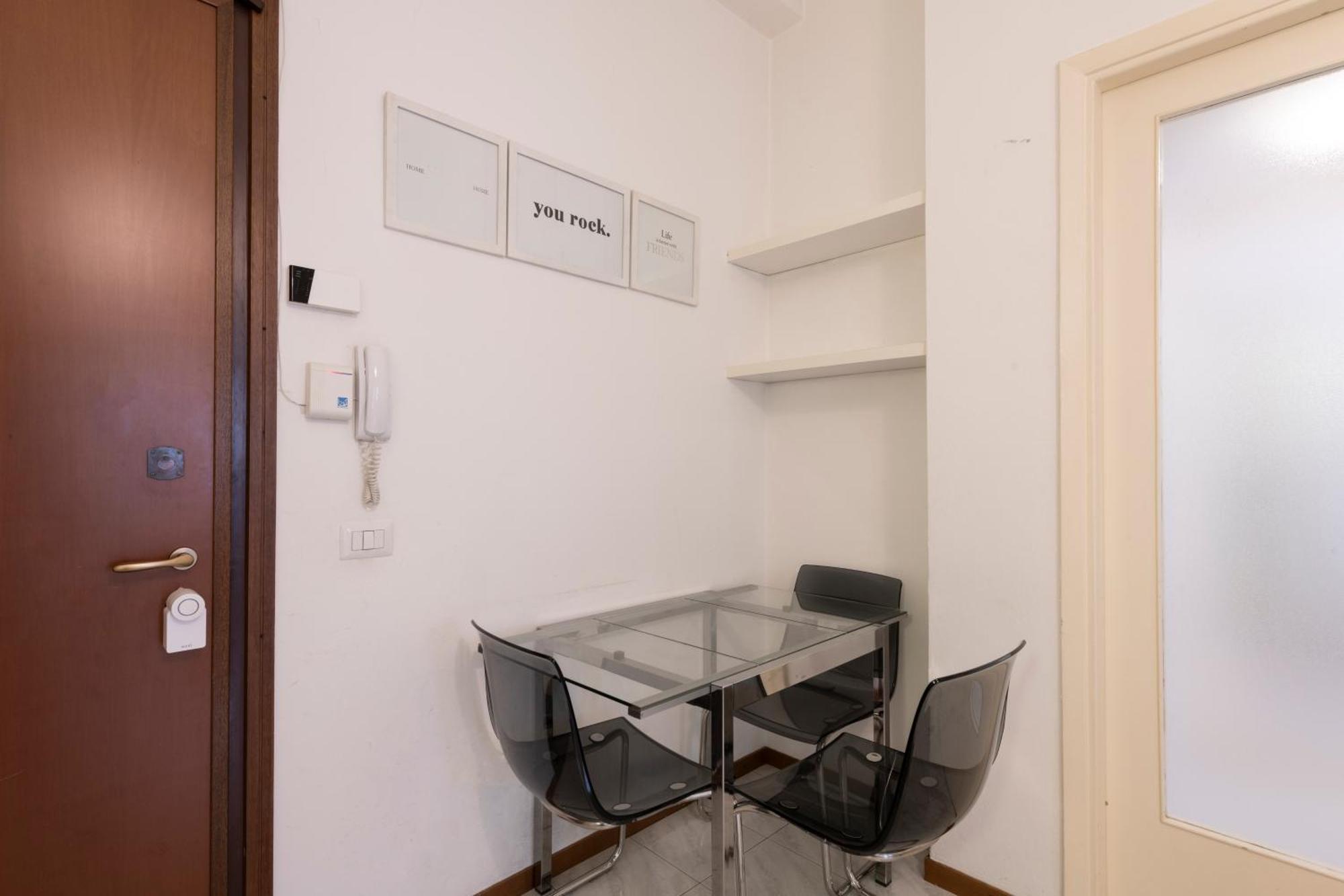 Lejlighed Living - Via Varese 4 *