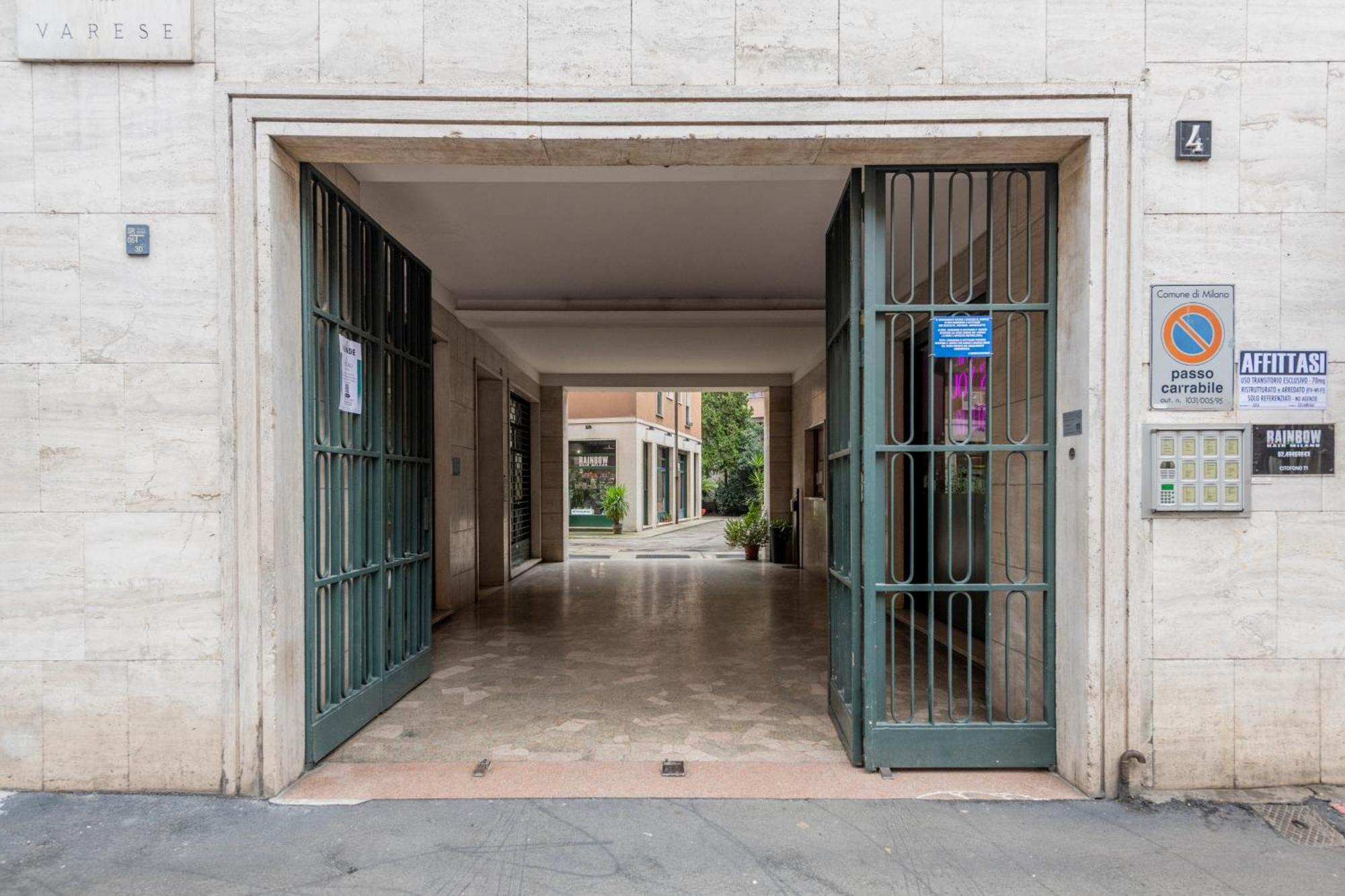 Living - Via Varese 4 * Milano