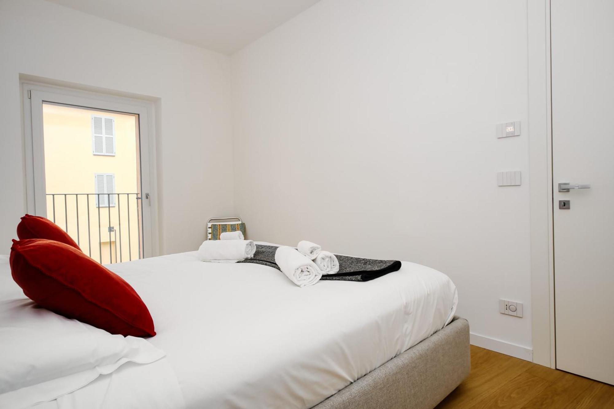 Domusmi Petrella 4 * Milano
