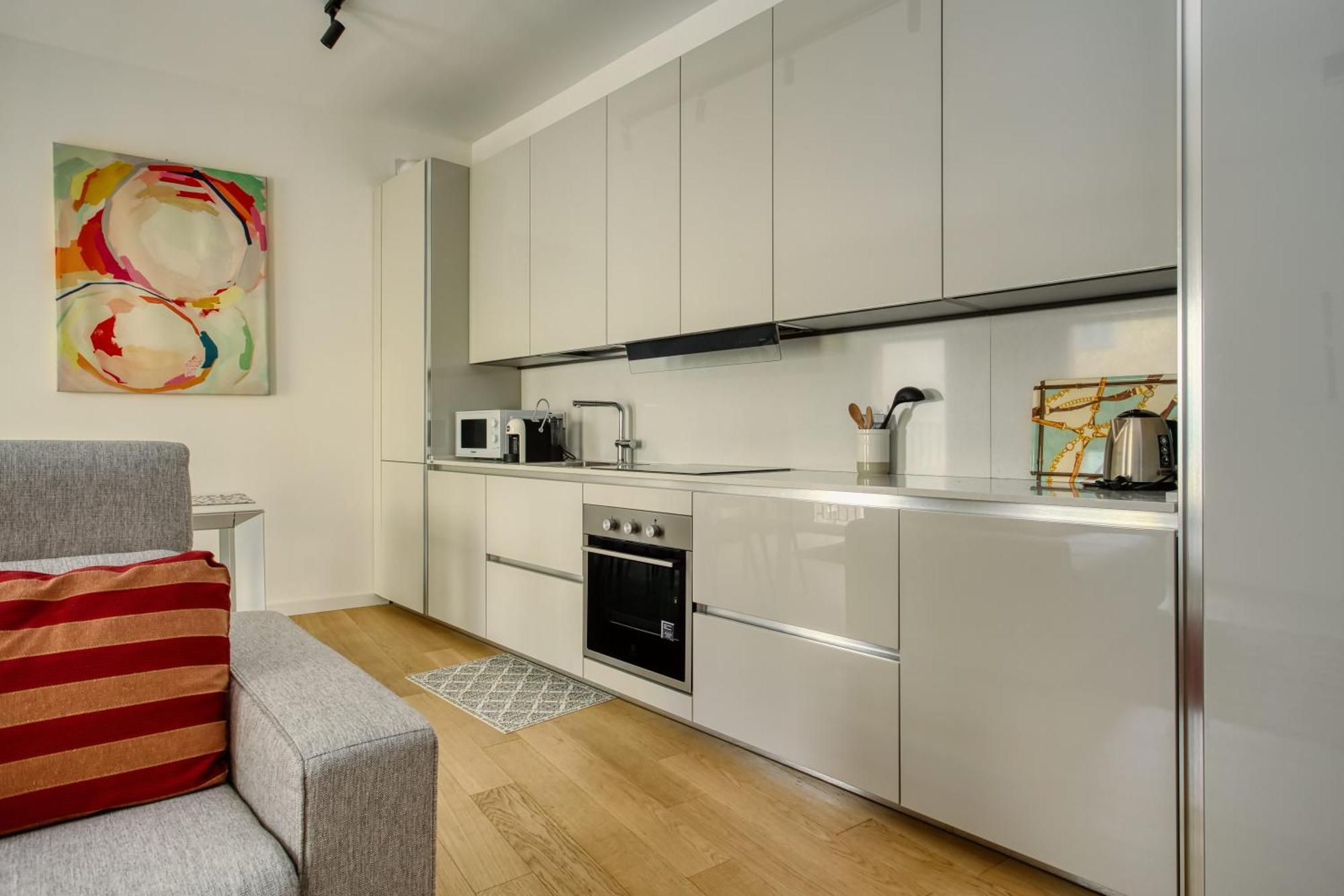 Domusmi Petrella 4 * Milano