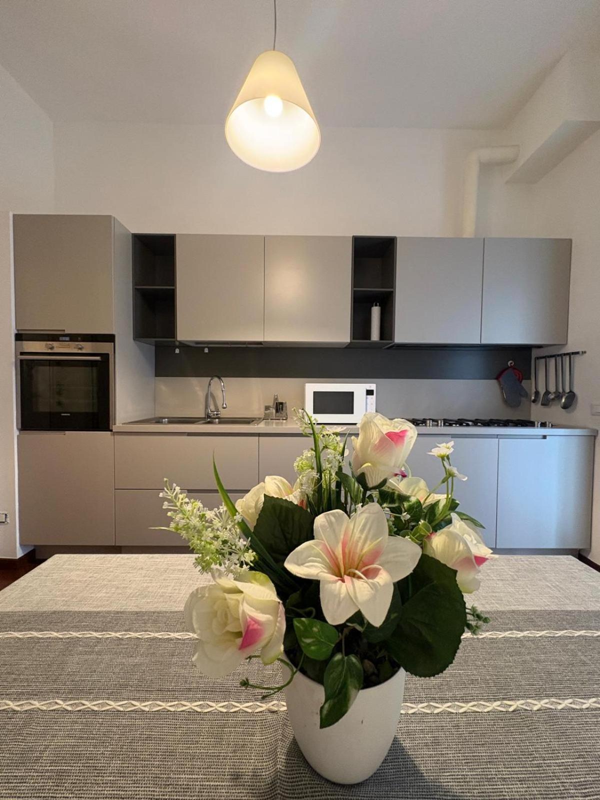Bocconi - Porta Romana 4 Da Letto Con 2 Bagni Privati Apartment Milan
