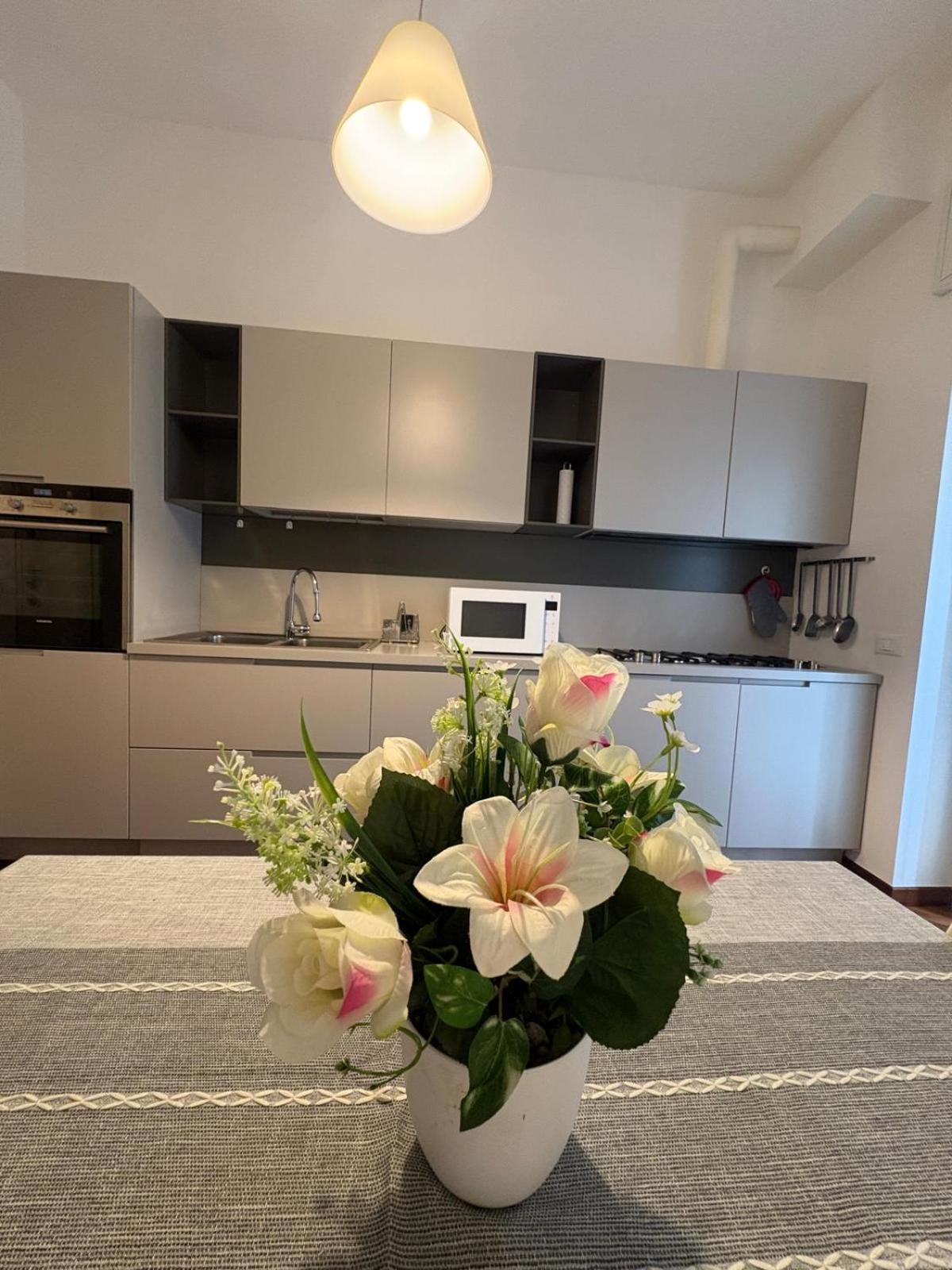 Apartment Bocconi - Porta Romana 4 Da Letto Con 2 Bagni Privati *