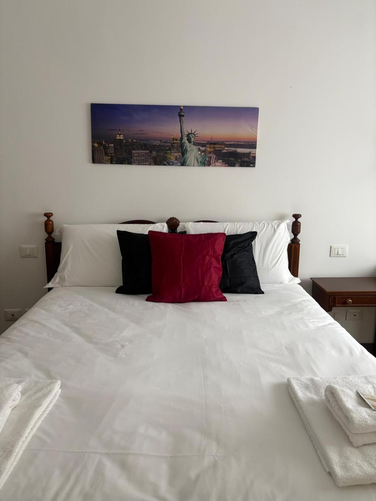 Bocconi - Porta Romana 4 Da Letto Con 2 Bagni Privati * Milan