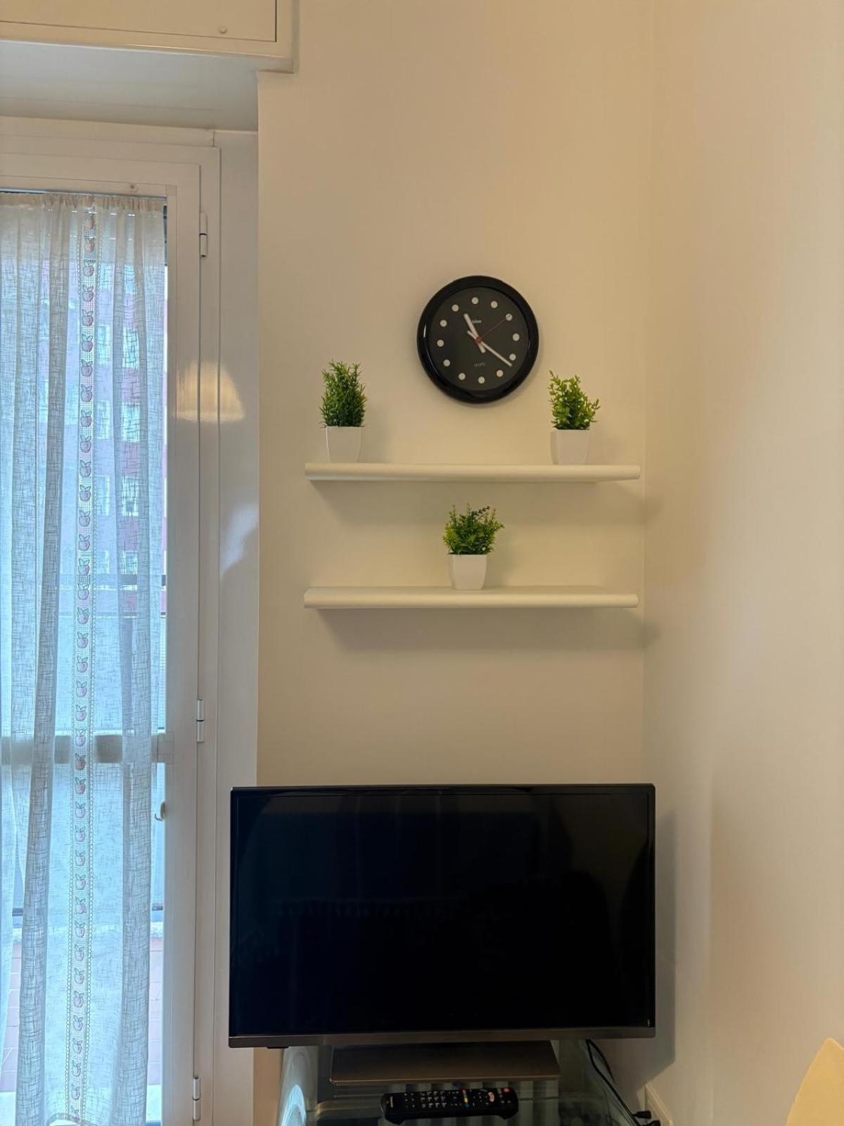 Bocconi - Porta Romana 4 Da Letto Con 2 Bagni Privati Apartment *