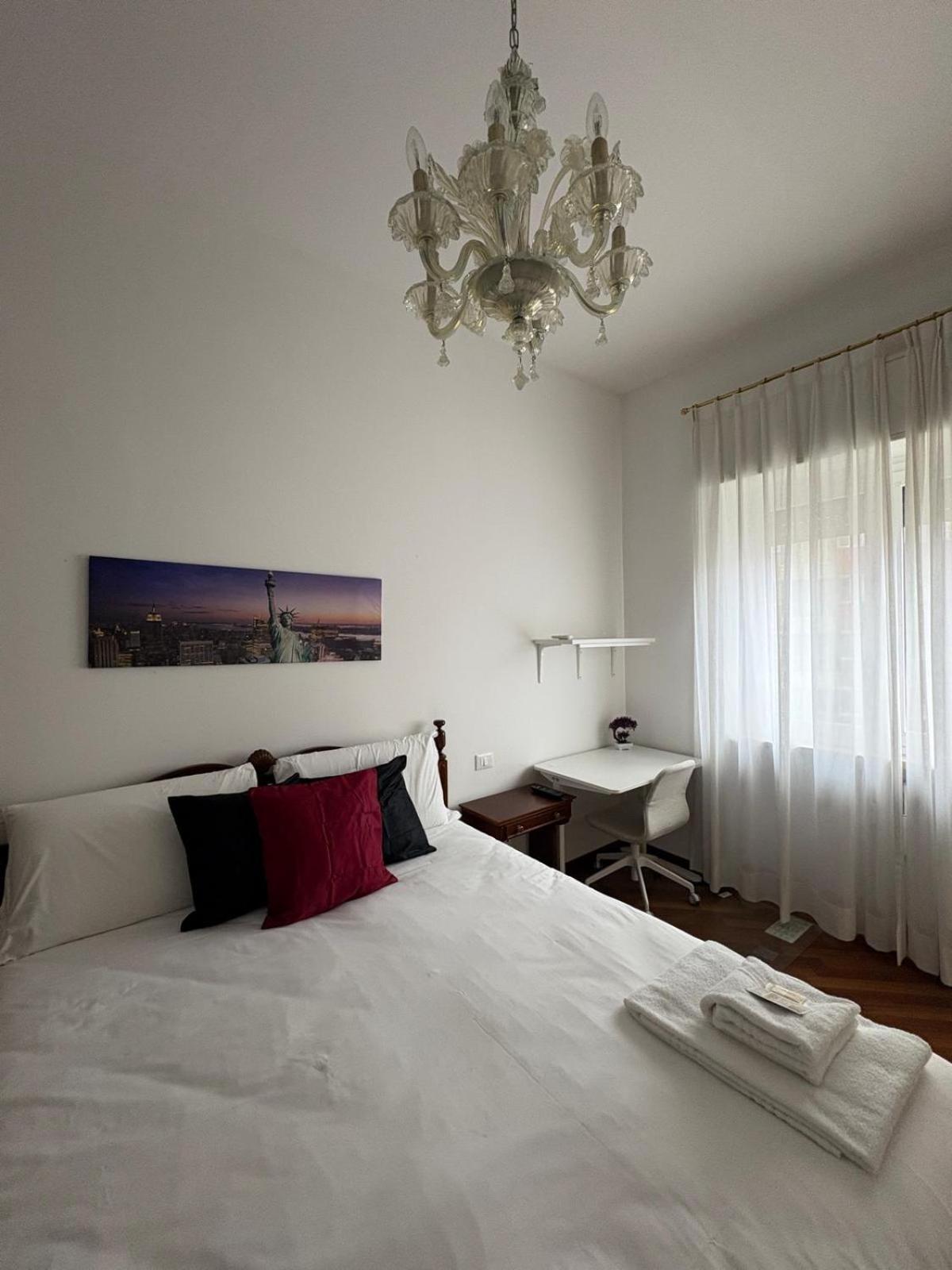 Apartment Bocconi - Porta Romana 4 Da Letto Con 2 Bagni Privati *