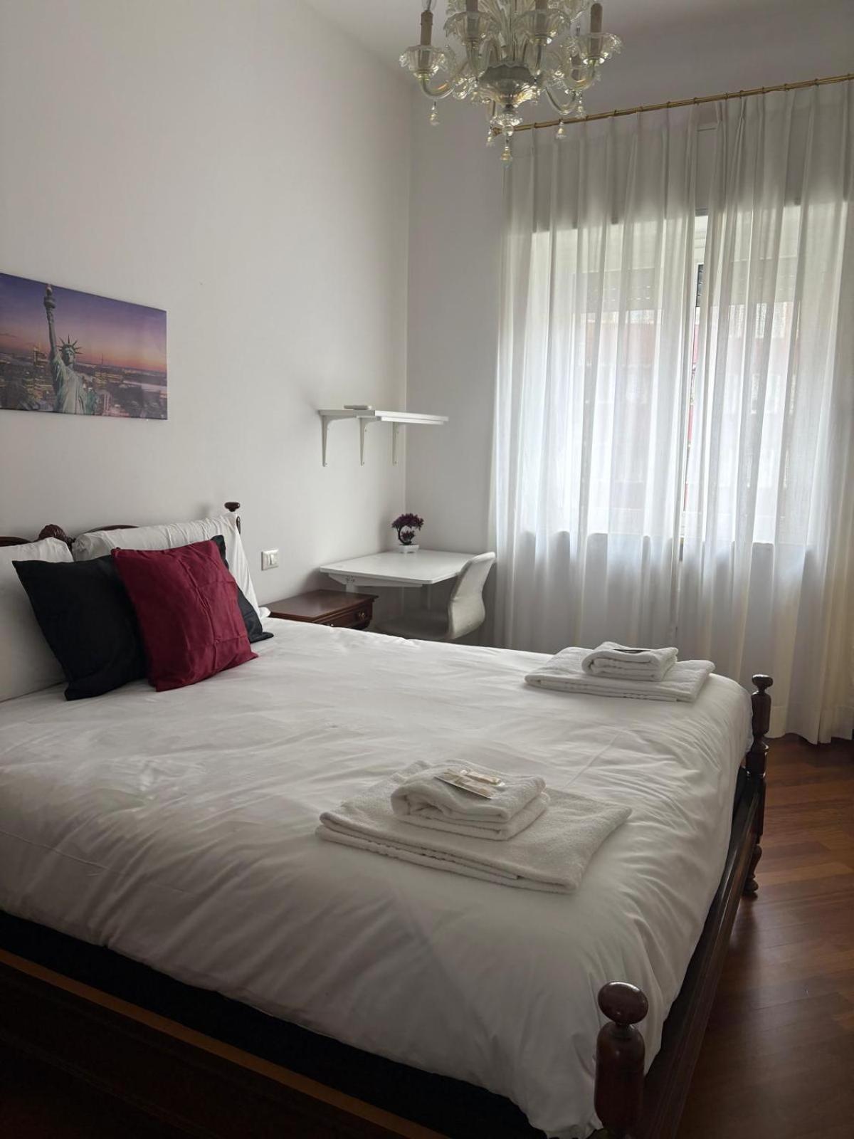 Bocconi - Porta Romana 4 Da Letto Con 2 Bagni Privati