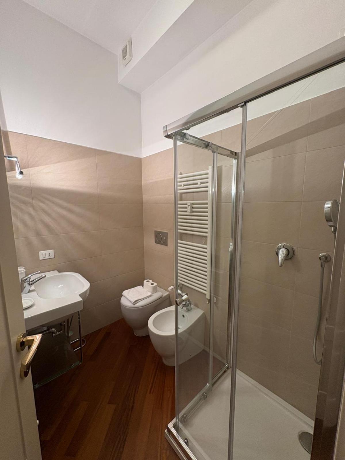 Apartment Bocconi - Porta Romana 4 Da Letto Con 2 Bagni Privati