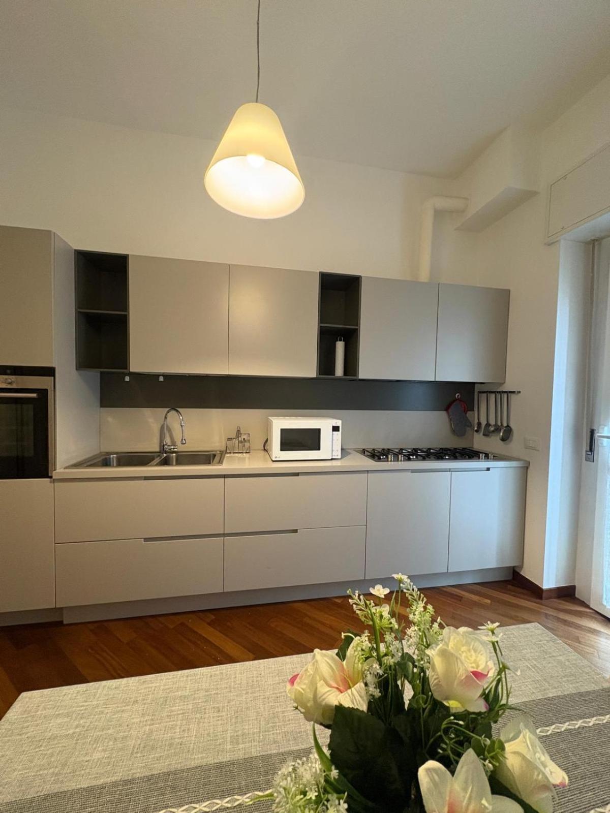 Bocconi - Porta Romana 4 Da Letto Con 2 Bagni Privati