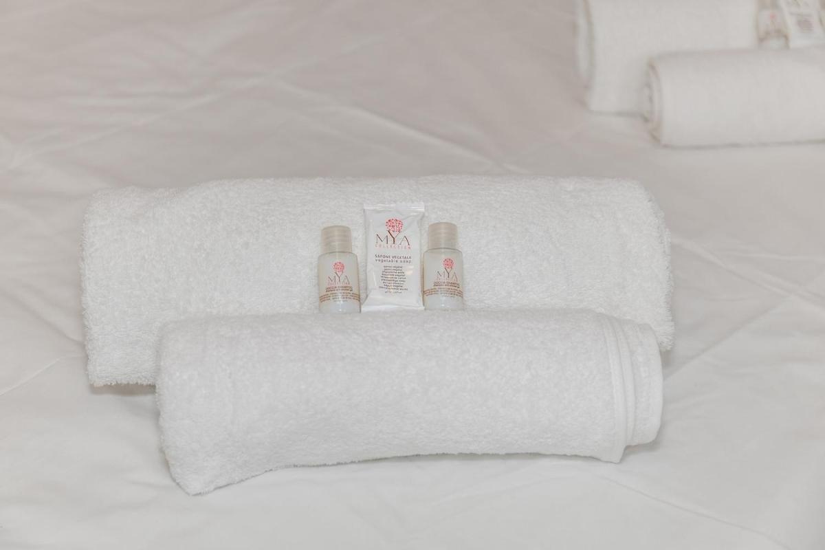5 Min To Metro - Independent - Quiet - Privacy Apartment *