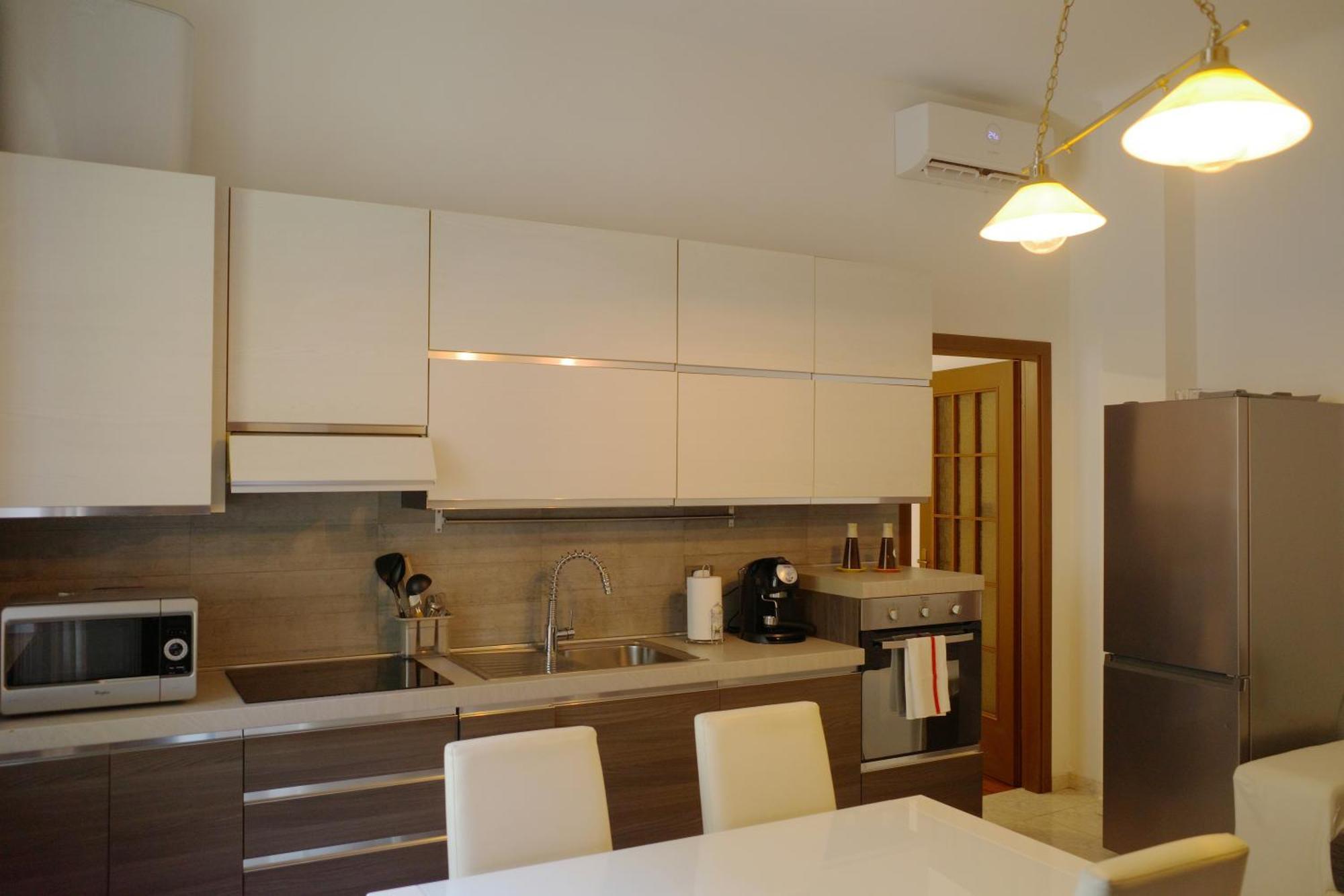 Bwr - Two-room Near The Station, Venini Milano