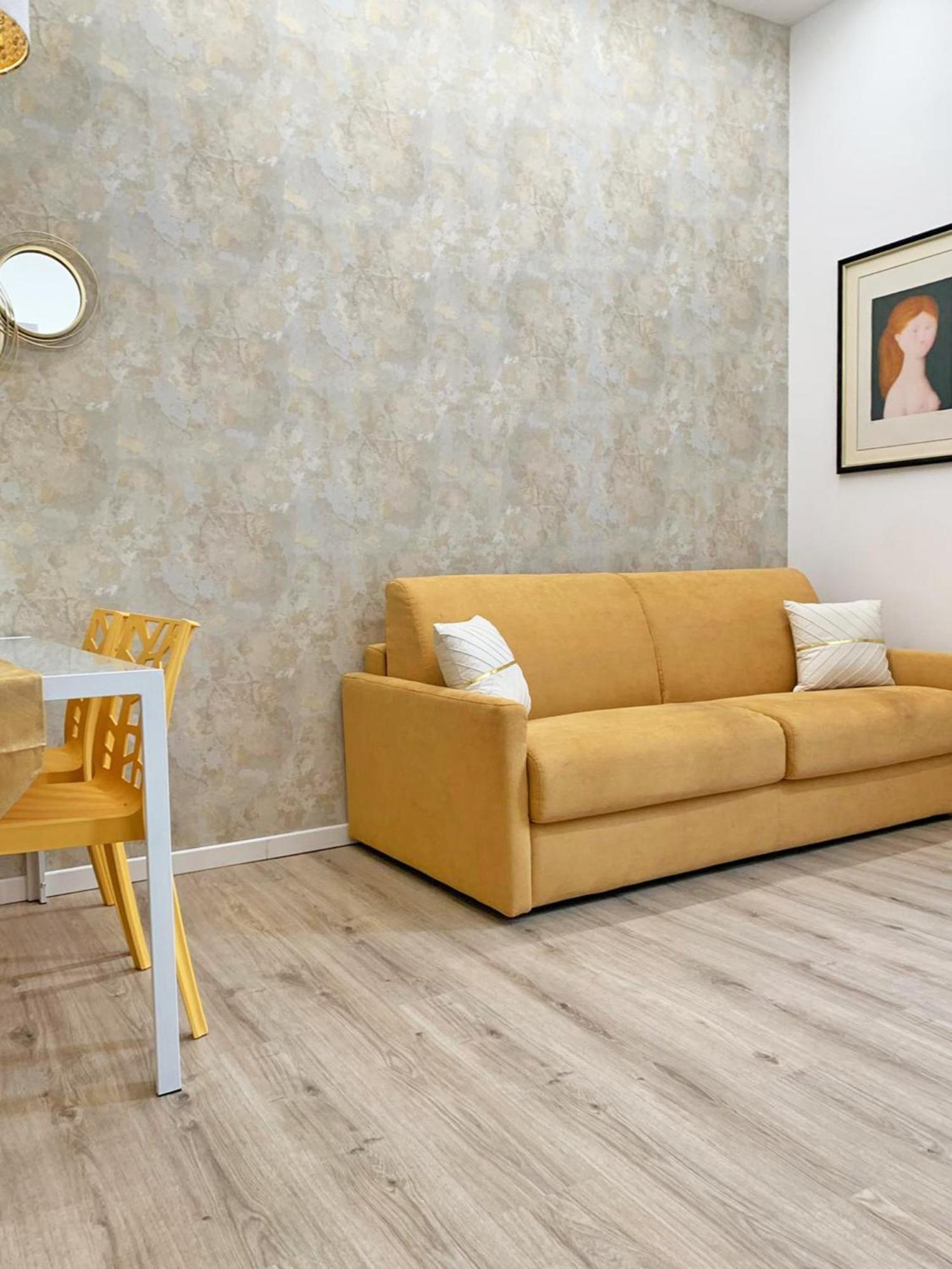 Gold Lovemi Milano