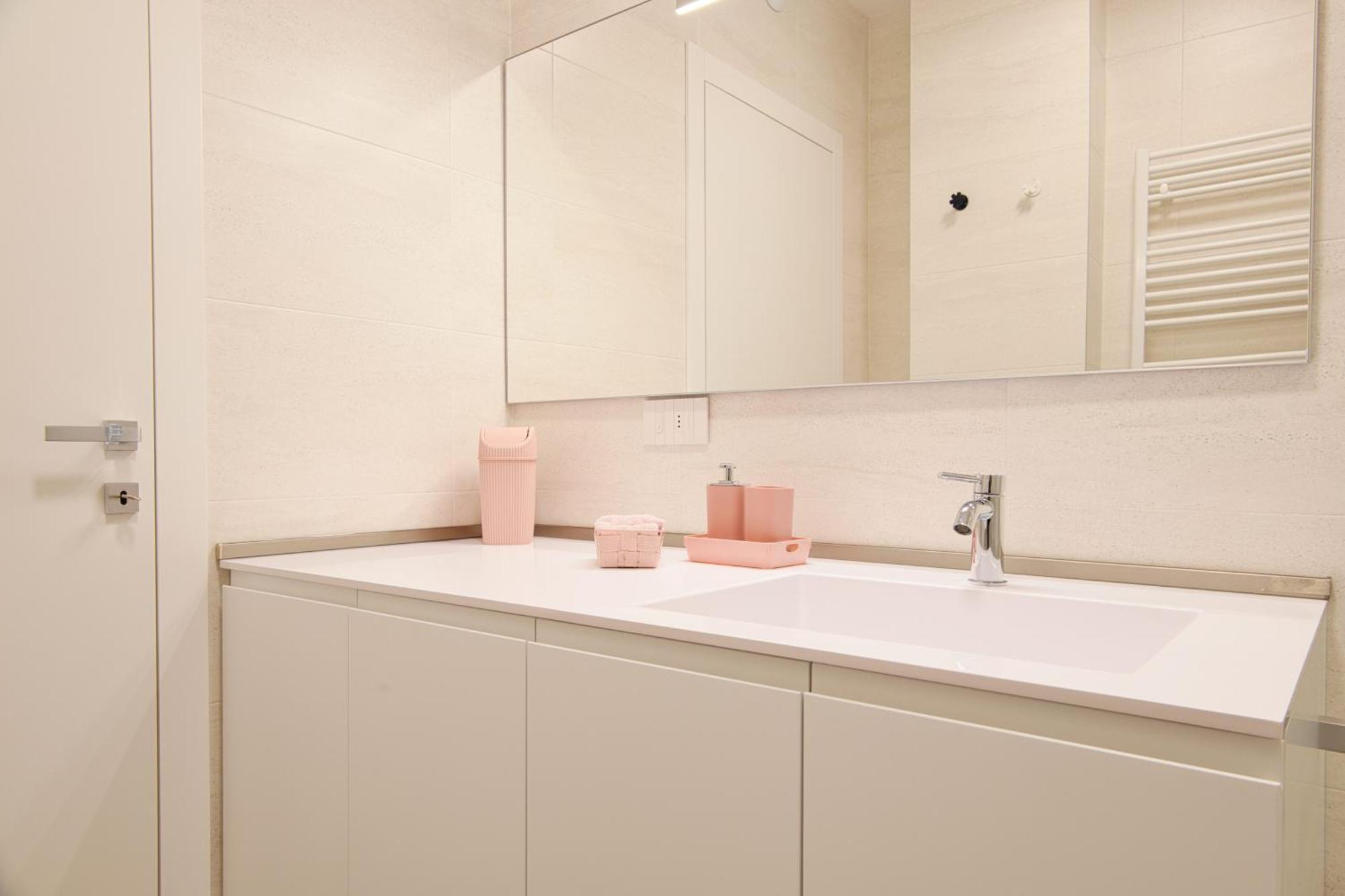 Pink In Financial District 4 Pax * Milano