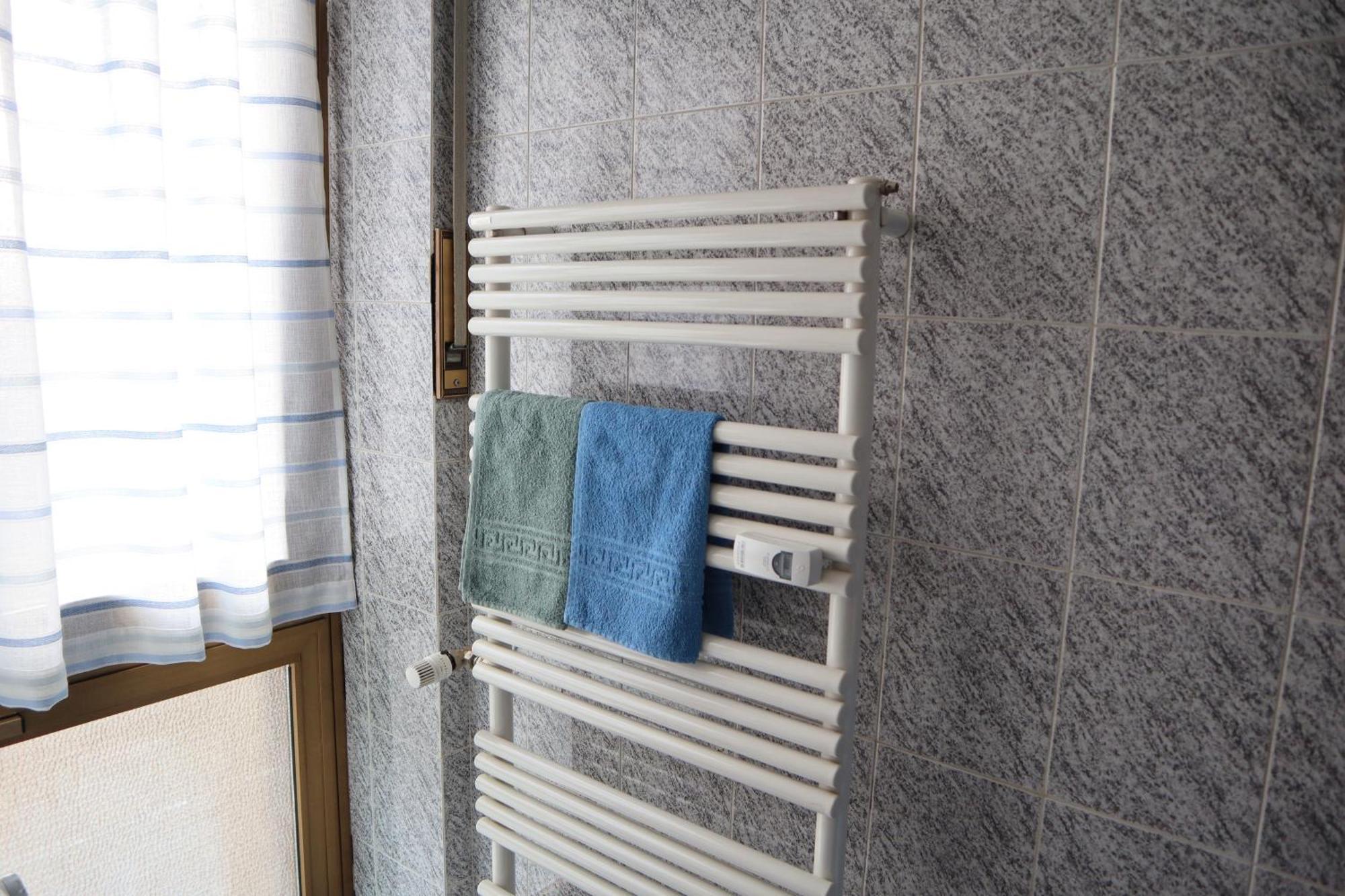 Cozy Room In Elegant Flat Shared With Alex, Tube 5 Min Walking Alloggio in famiglia