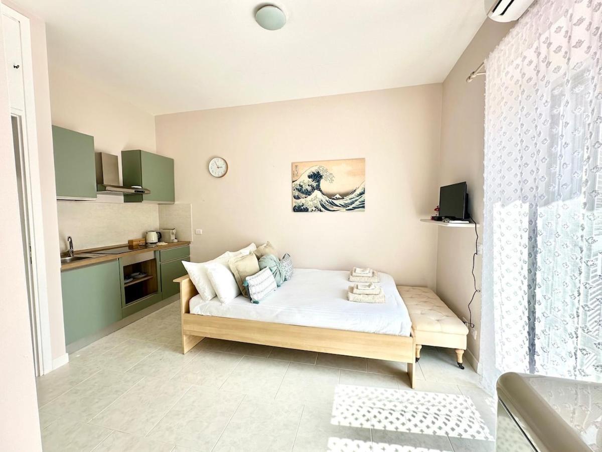 Center Romantic With Terrace