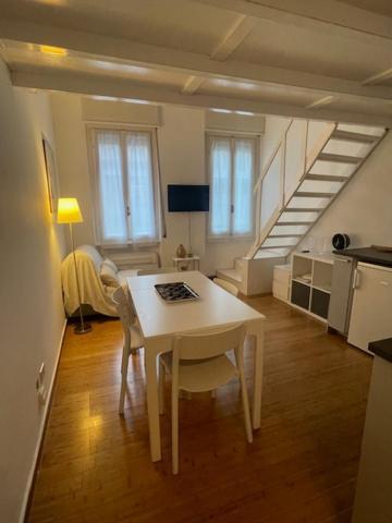 Apartment Two-room San Babila Milan