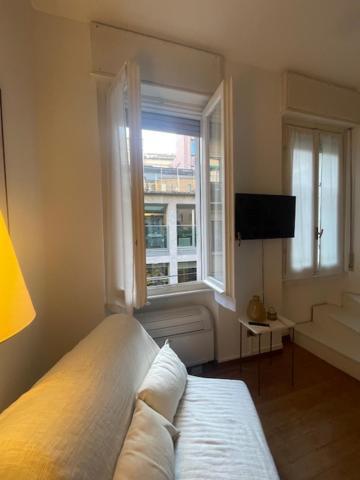 Two-room San Babila Apartment