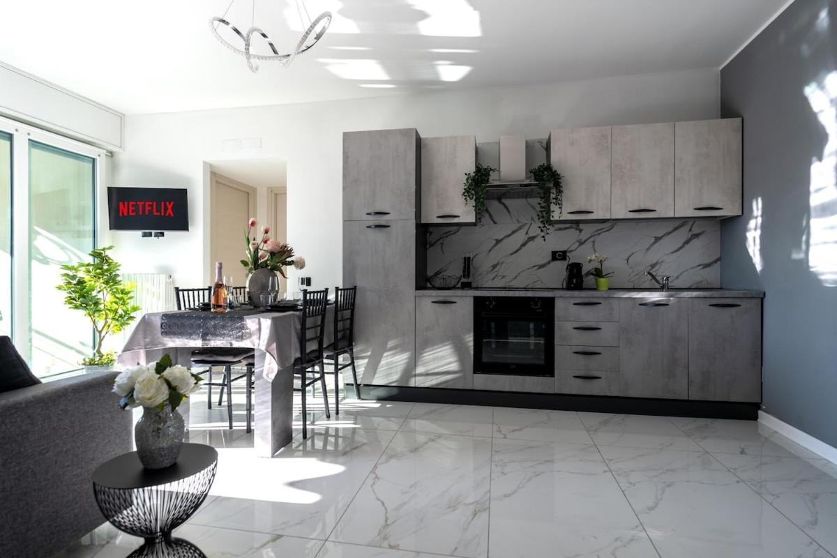 Appartamento New With 4 Bedrooms