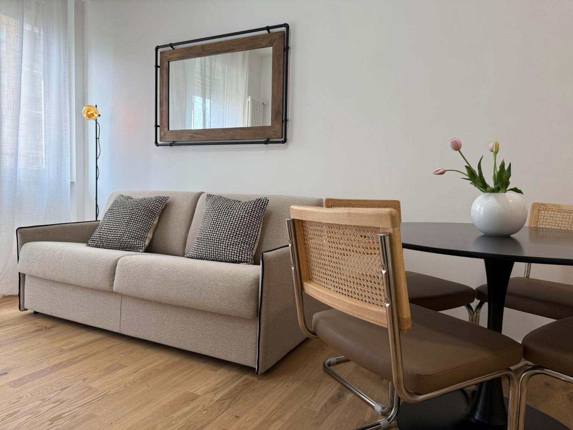 Viale Monza Ab - 2 Bedroom- 15 Min Dal Duomo Appartamento *