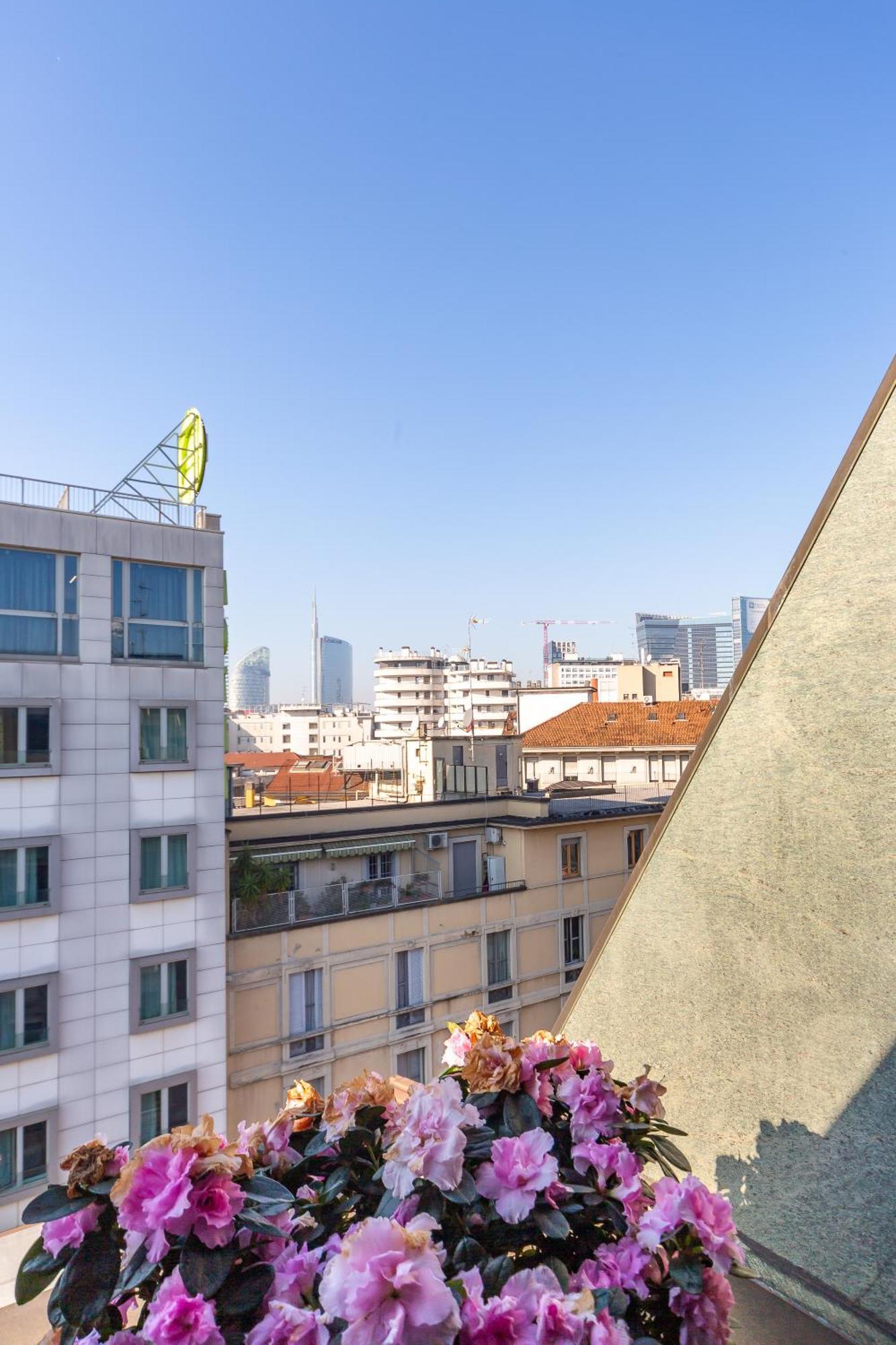 Apartment Repubblica-stazione Big House Skyline View 4 Pax Check In H24