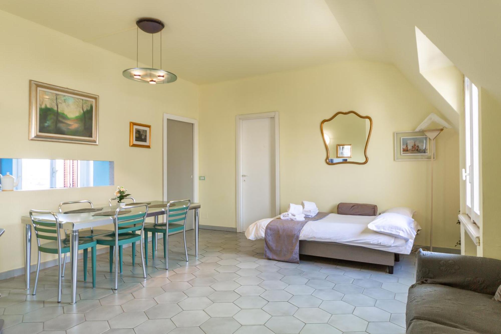 Apartment Repubblica-stazione Big House Skyline View 4 Pax Check In H24
