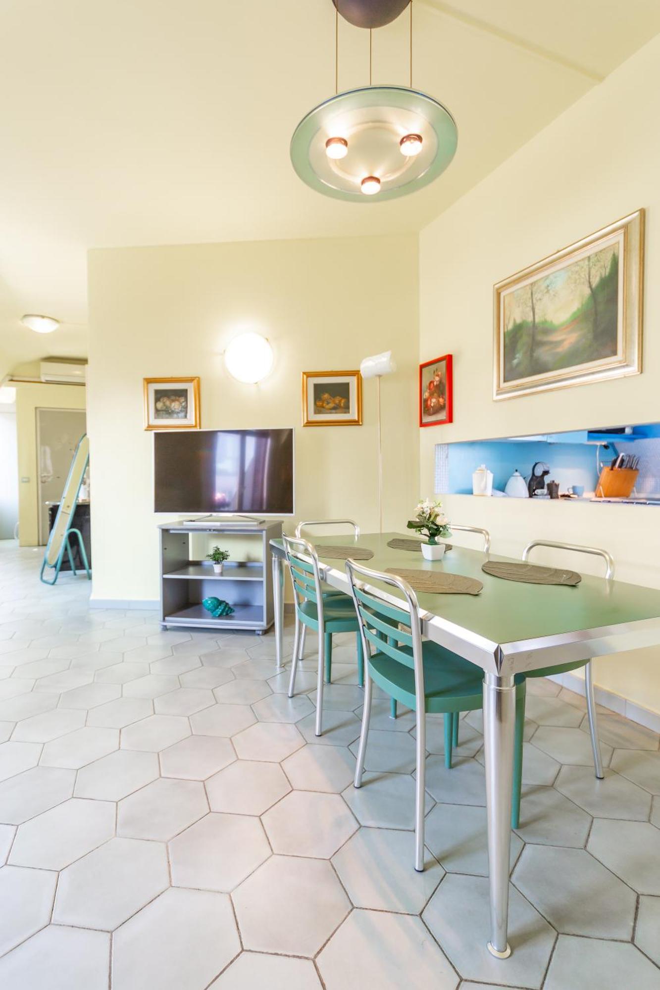 Repubblica-stazione Big House Skyline View 4 Pax Check In H24 Milan