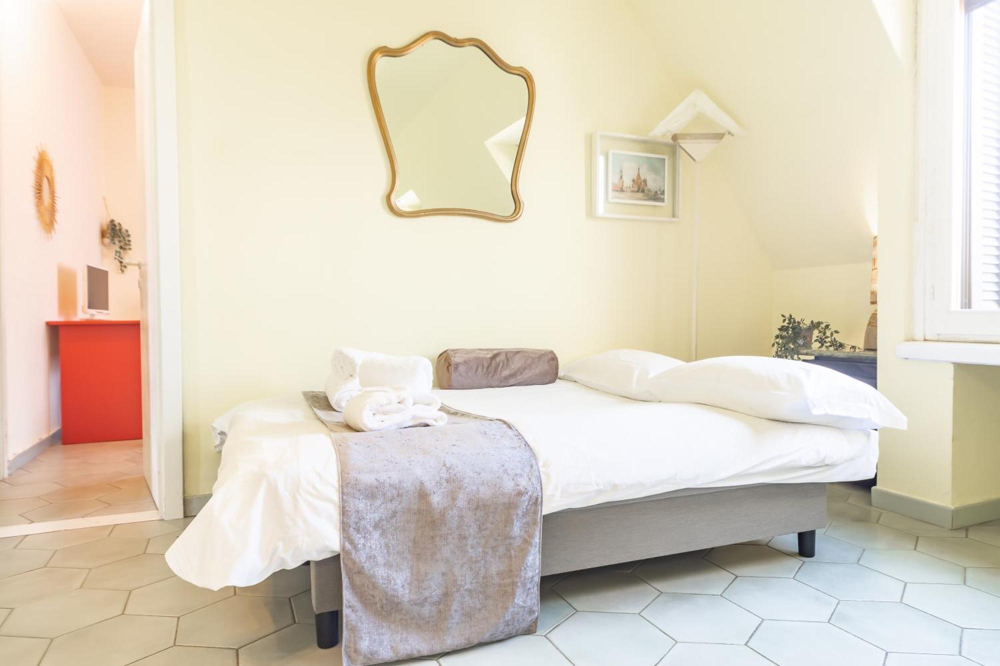 Repubblica-stazione Big House Skyline View 4 Pax Check In H24