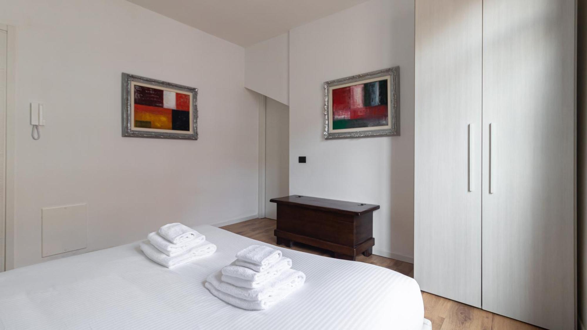 Italianway - Rosmini 11 B * Milano