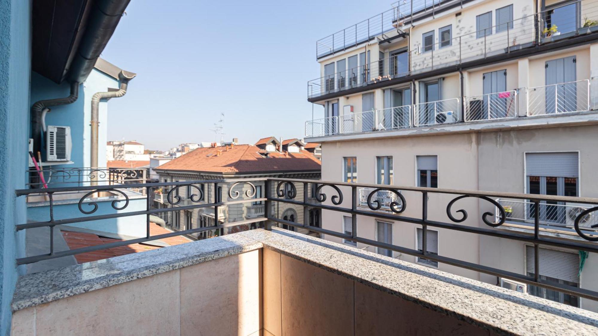 Italianway - Rosmini 11 B Milano