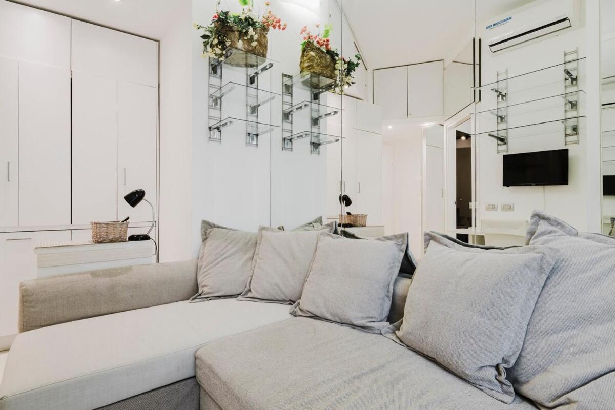 Elegant And Comfortable Mini *