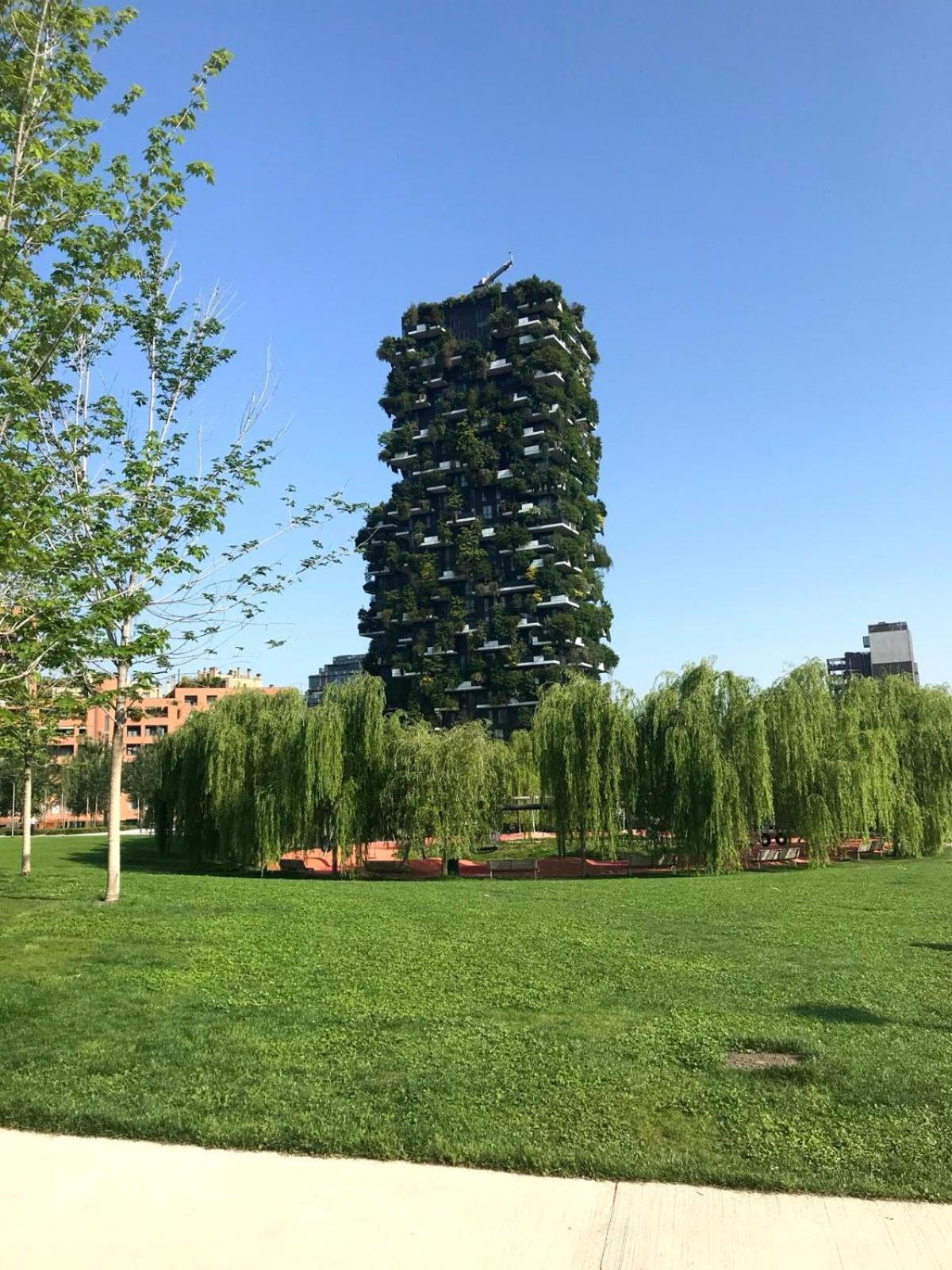 - Isola Milano