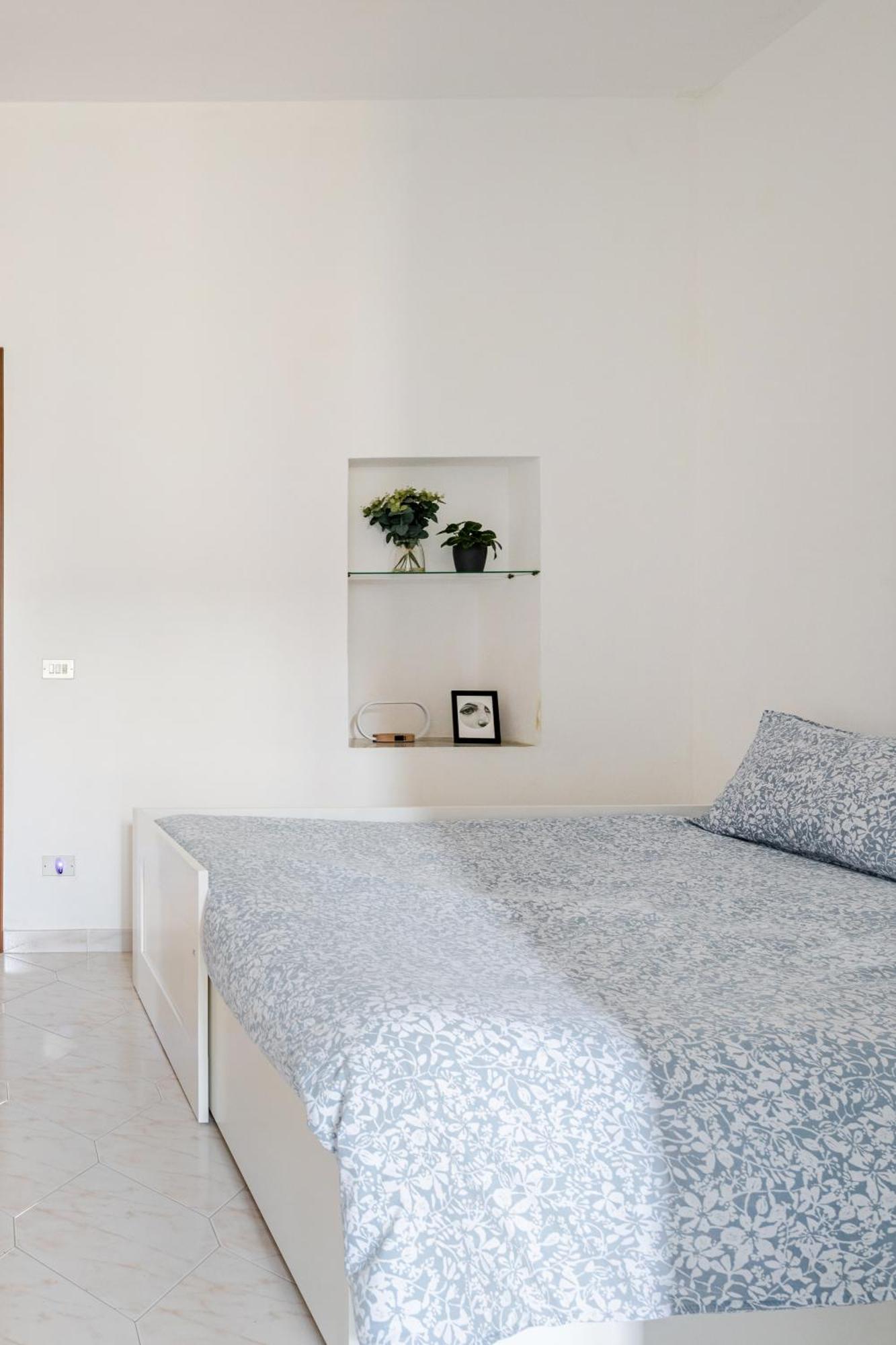 - Isola Apartment