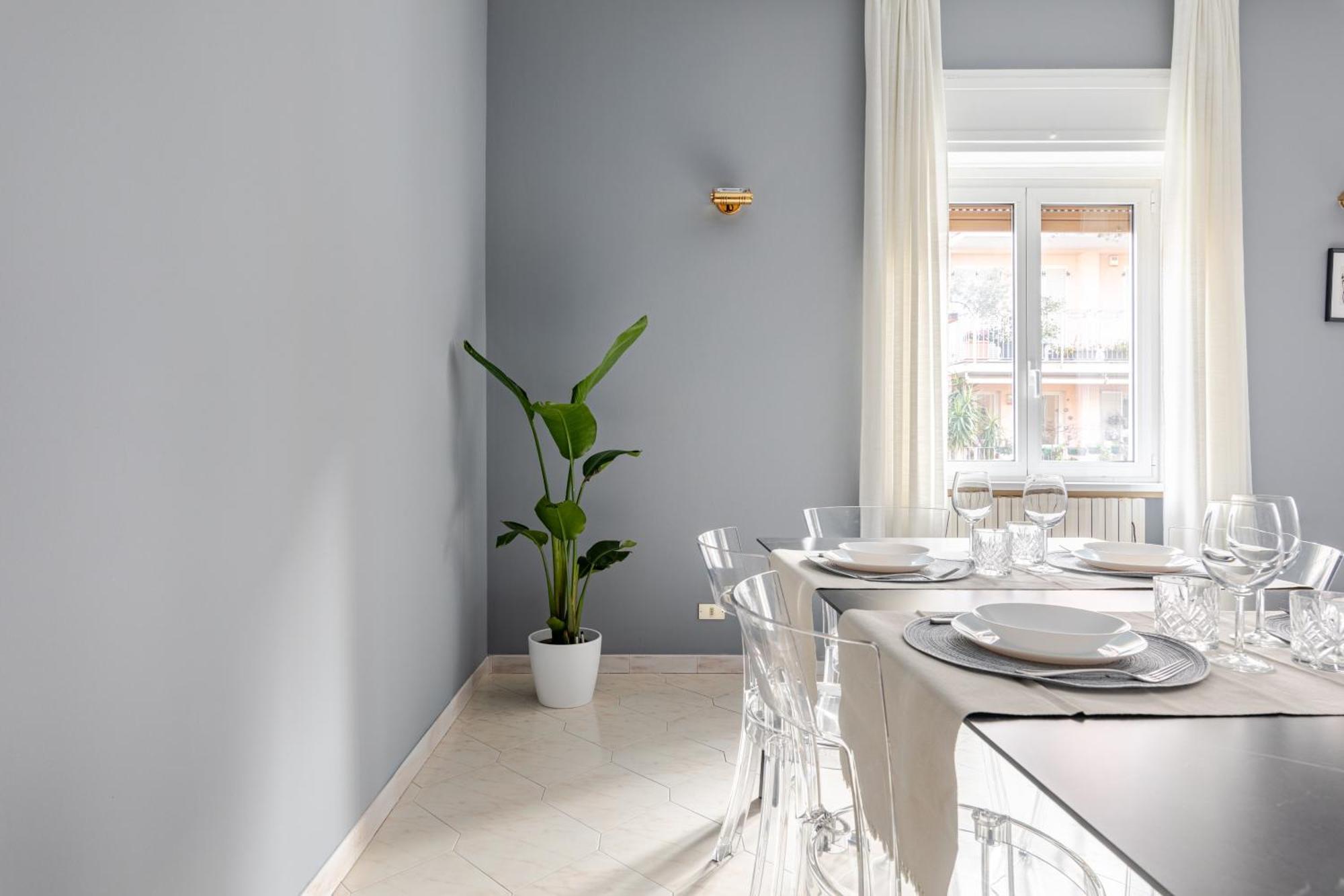 - Isola Apartment