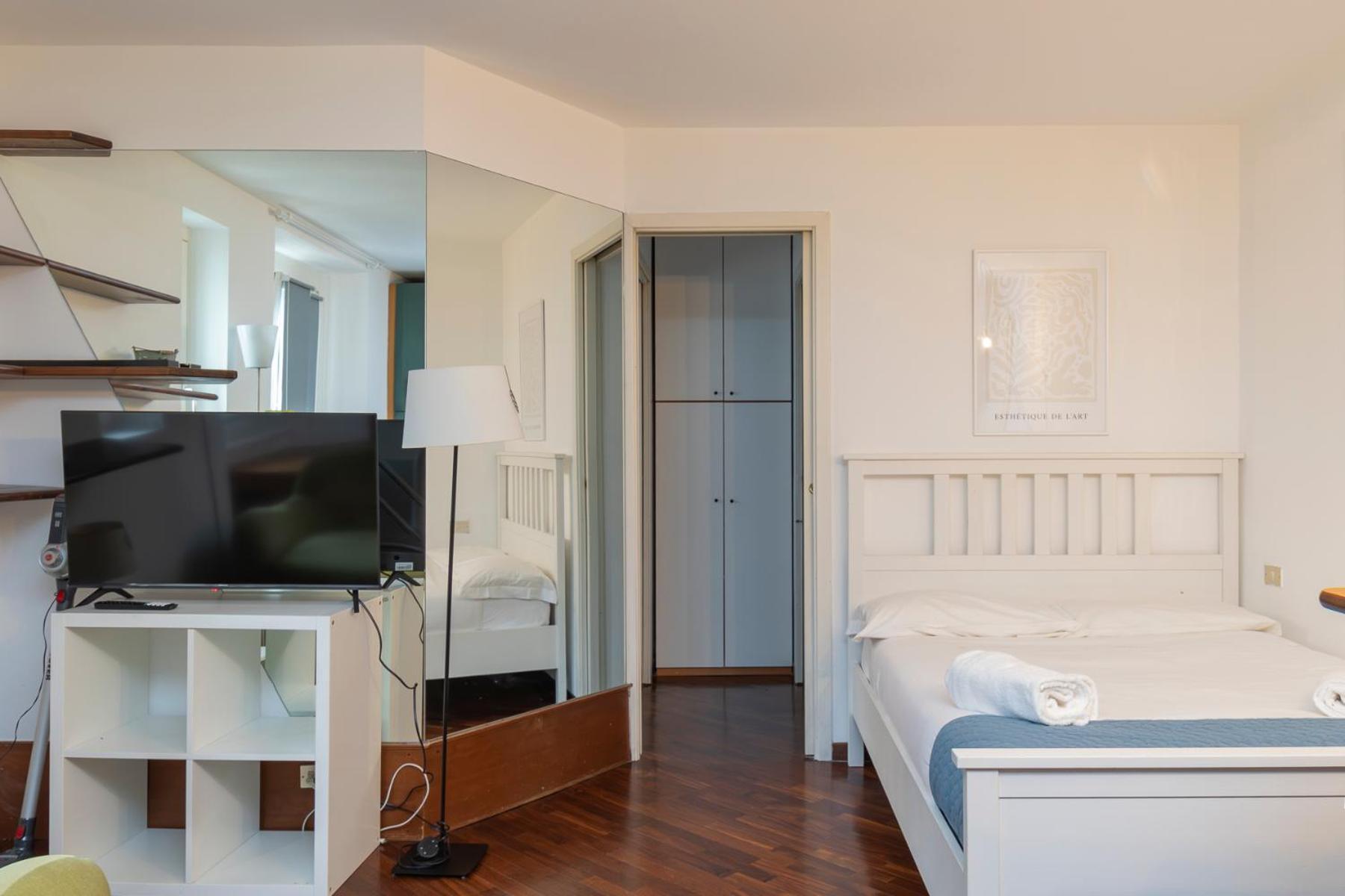 Xenia - Lovely In Corso Genova 10 Min From Duomo Appartamento