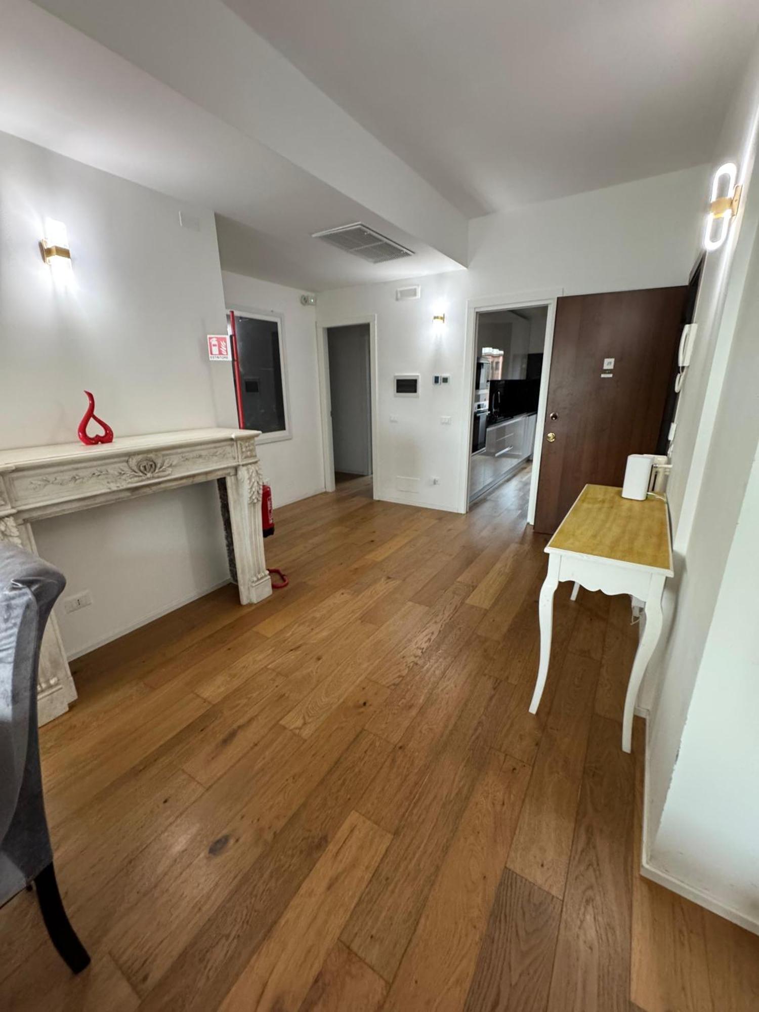 Free Parking - Bolivar Grand Sauna Apartment Milan