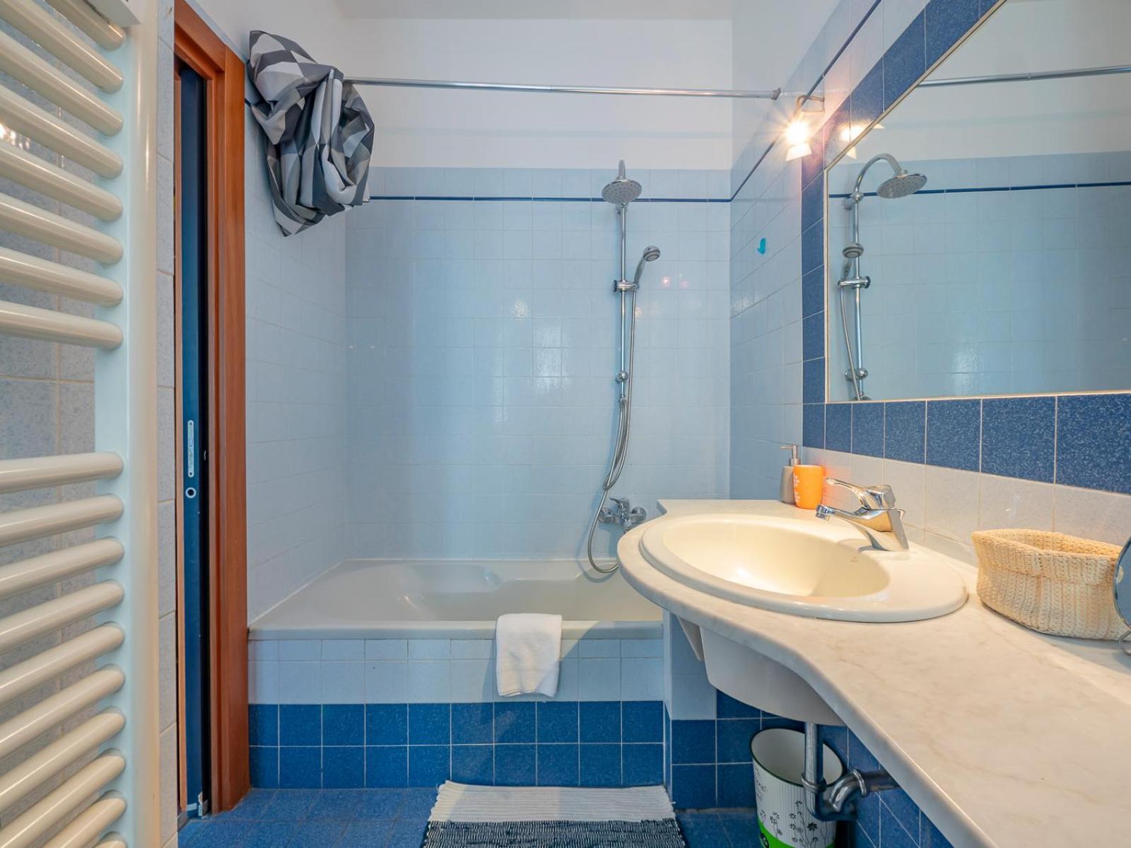 Appartamento Xenia - Two-room With Terrace In Fondazione Prada