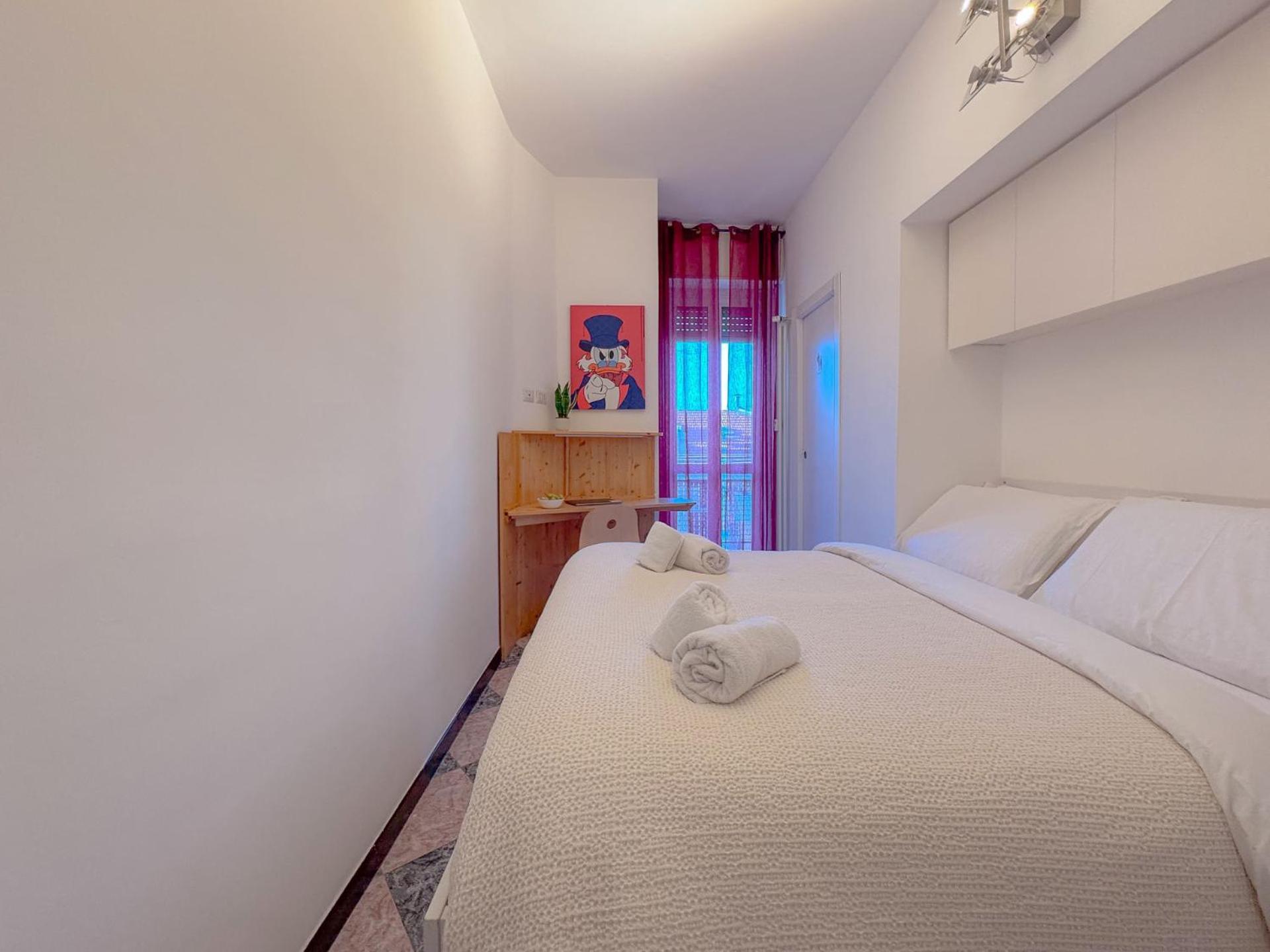 Spacious With Romantic Balcony And 2 Bathrooms Milano