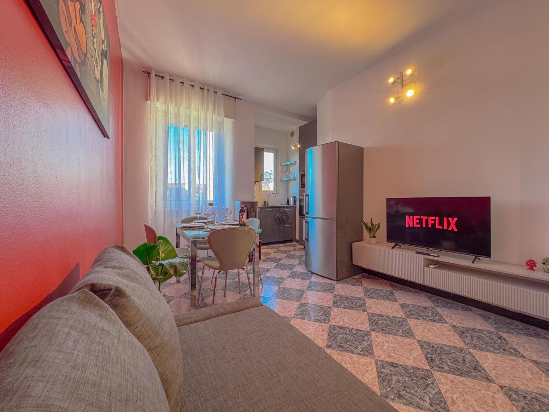 Spacious With Romantic Balcony And 2 Bathrooms Apartment Milan