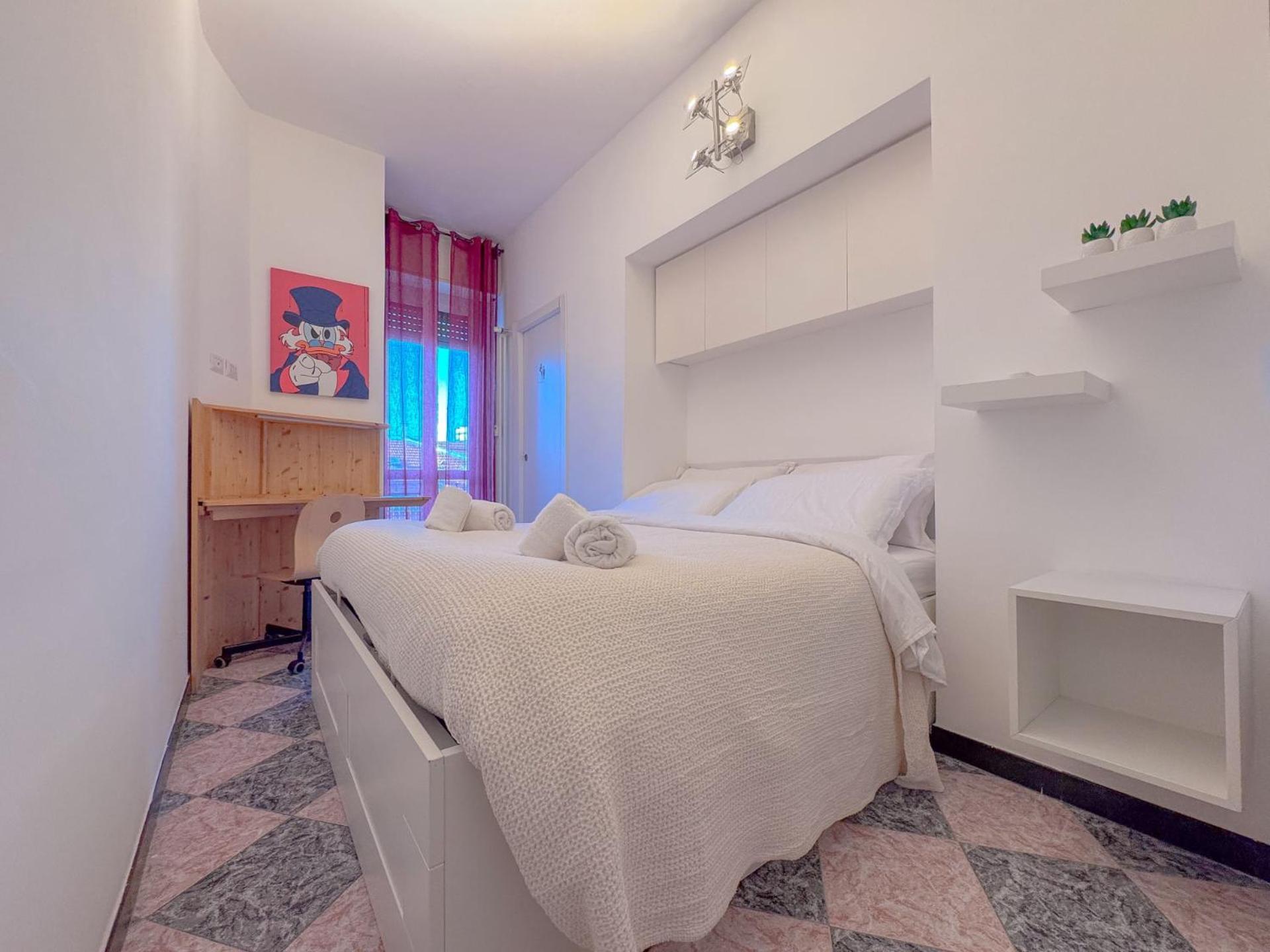 Spacious With Romantic Balcony And 2 Bathrooms Appartamento Milano