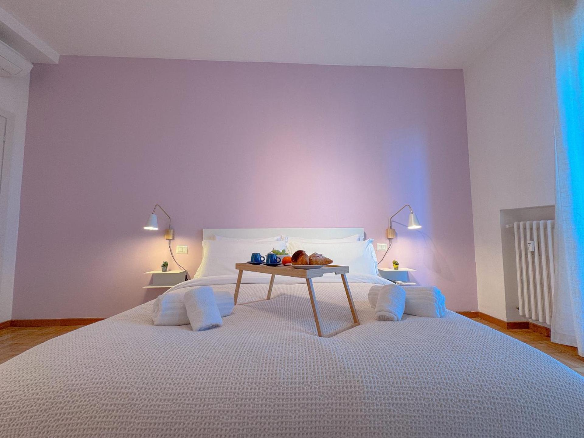 Spacious With Romantic Balcony And 2 Bathrooms * Milano