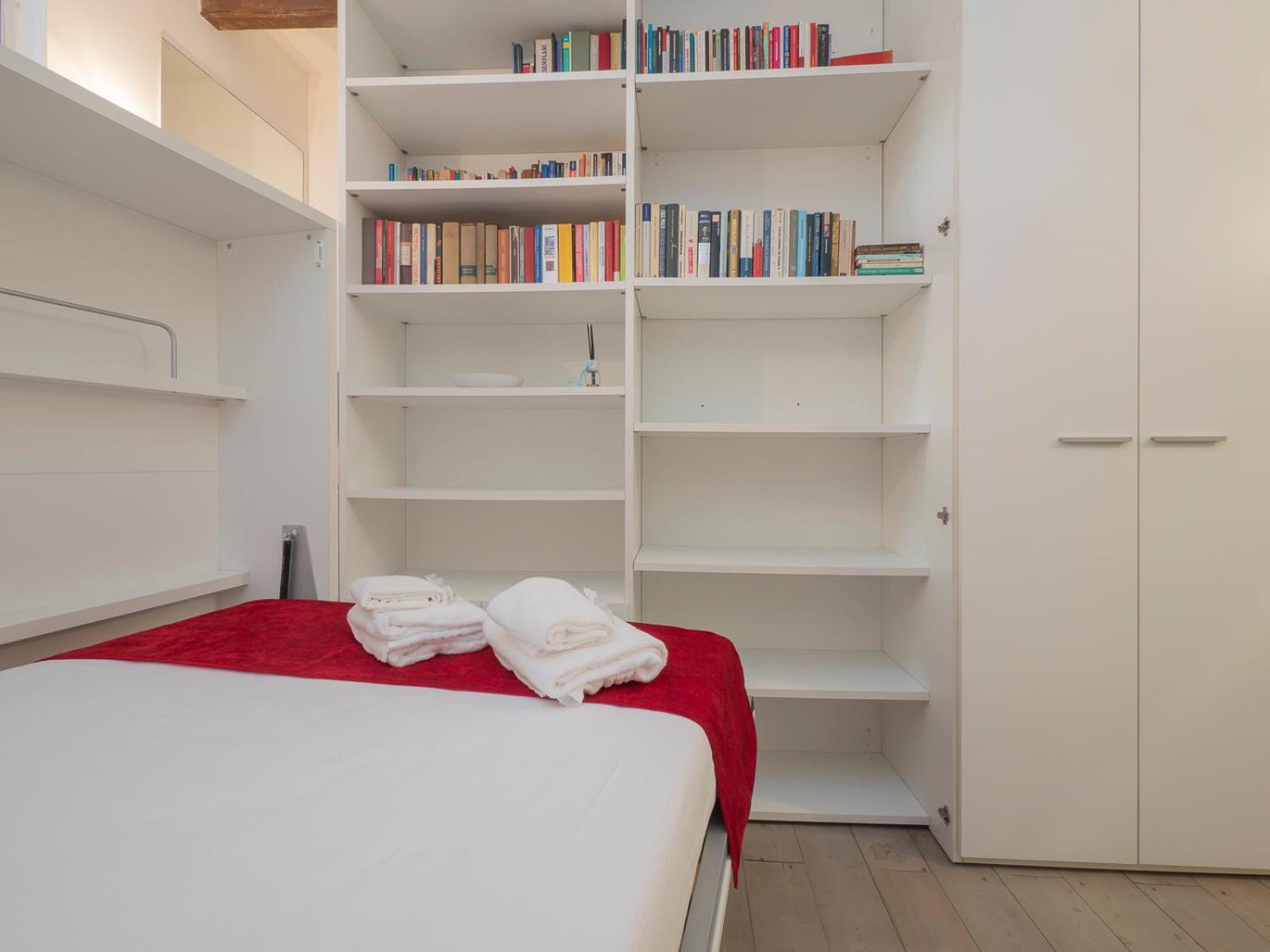 Xenia - Renovated Two-room Near Pta Venezia Appartamento *